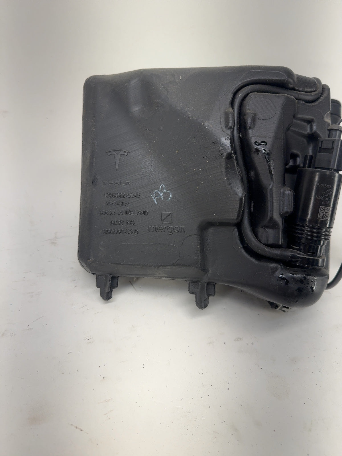 2018 Tesla Model 3 Windshield Washer Tank 1096062-00-E