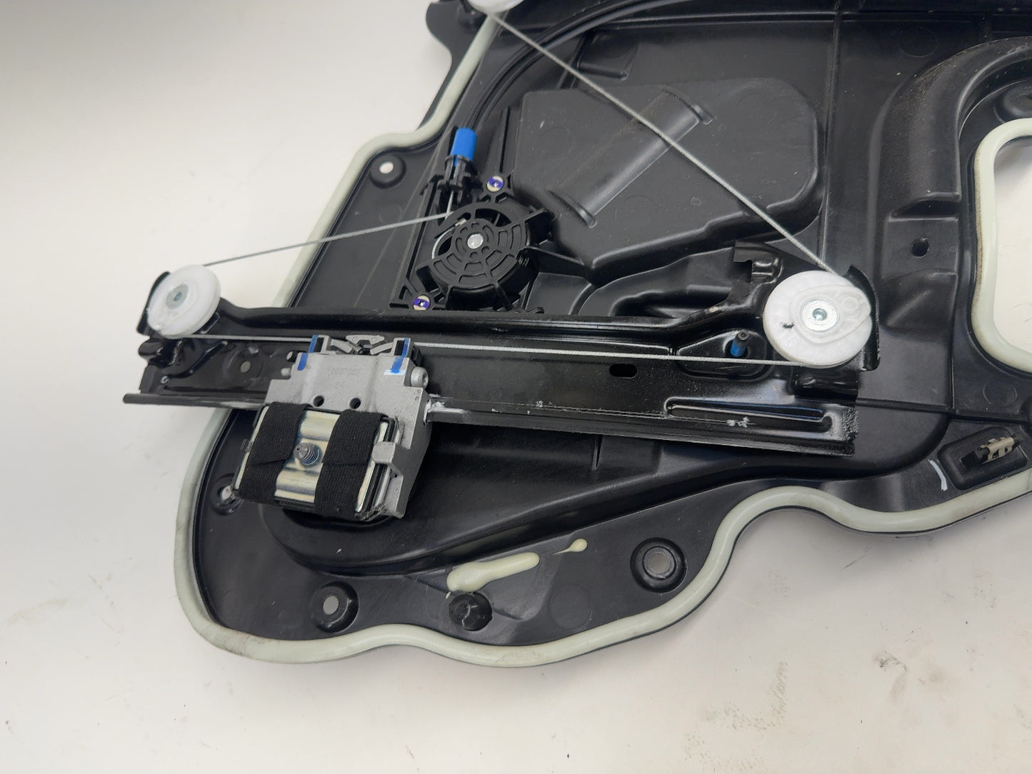 2018 Tesla Model 3 Rear Right Window Regulator 1096623-00-F