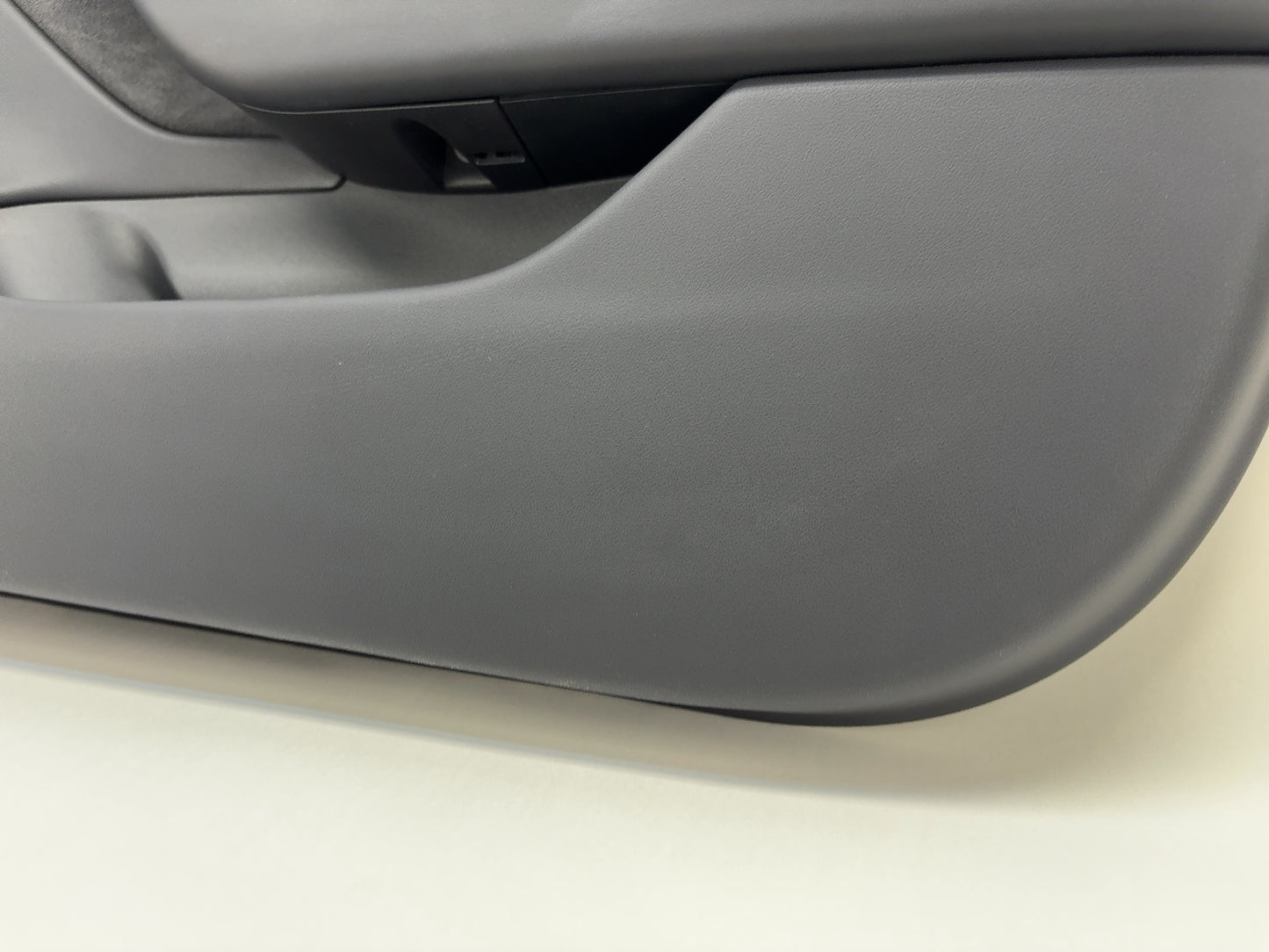 2018 Tesla Model 3 Front Right Door Panel 1090411-01-G