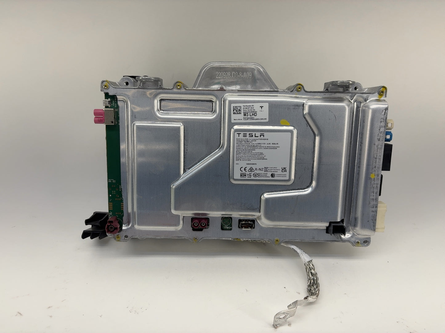2022-2023 Tesla Model 3 Car Computer With Security Module 1681271-00-G
