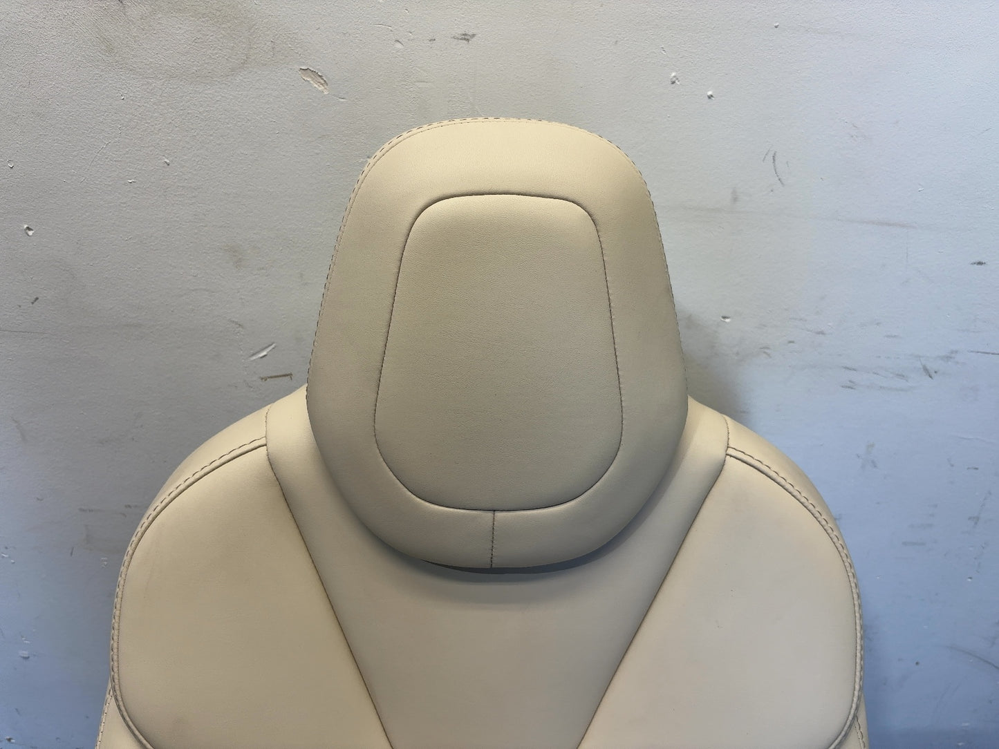 2018 Tesla Model S Front Right Seat Assembly 9876536-03-A