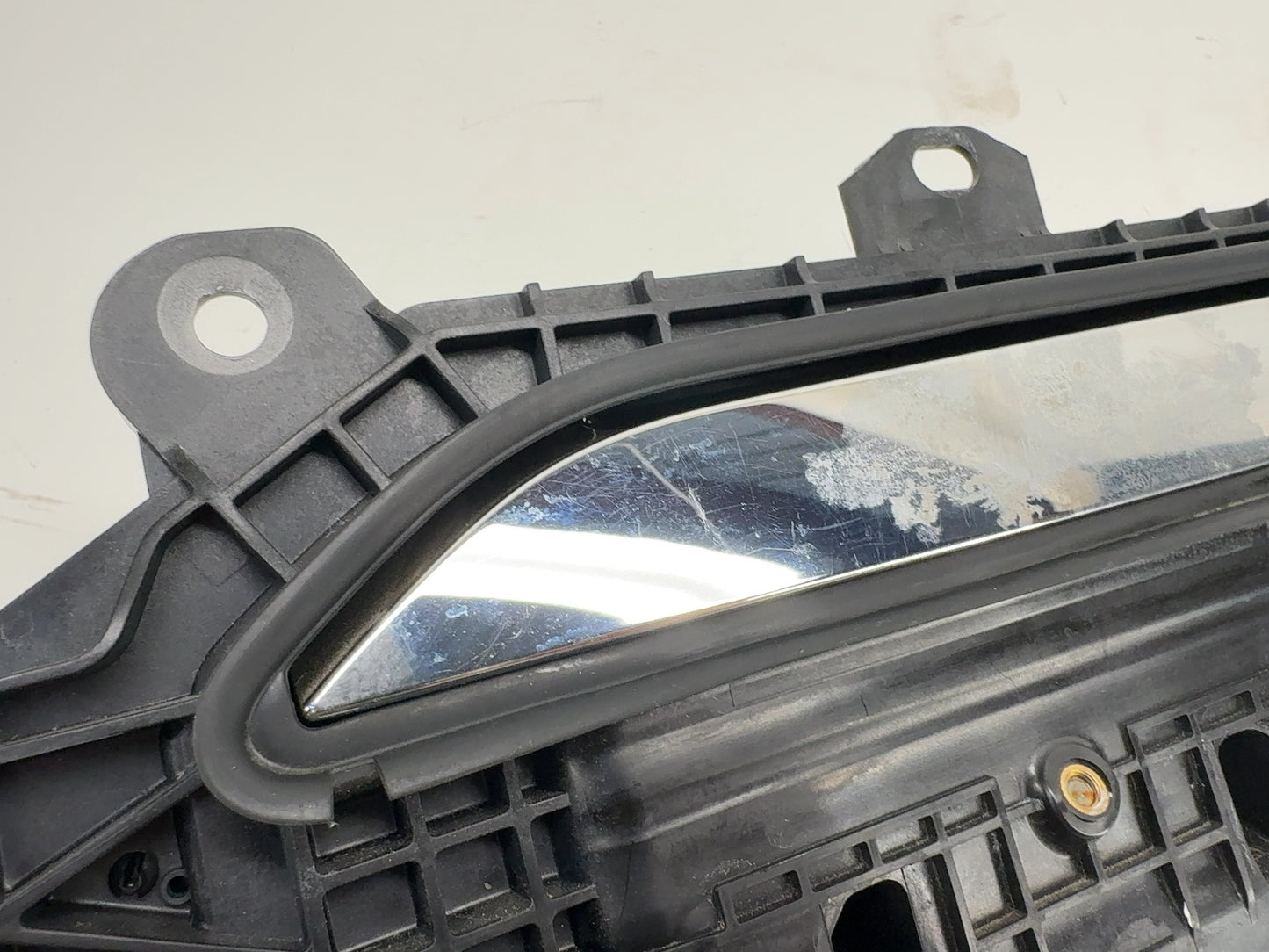 2018 Tesla Model S Front Exterior Door Handle Left 1100299-00-A