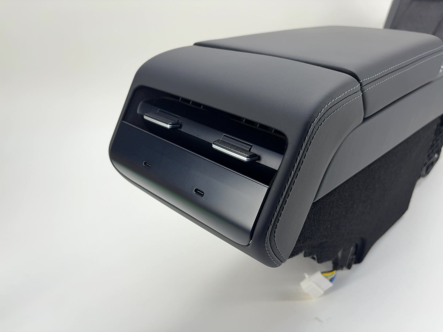 2025 Tesla Model 3 Highland Center Console 1982599-10-B