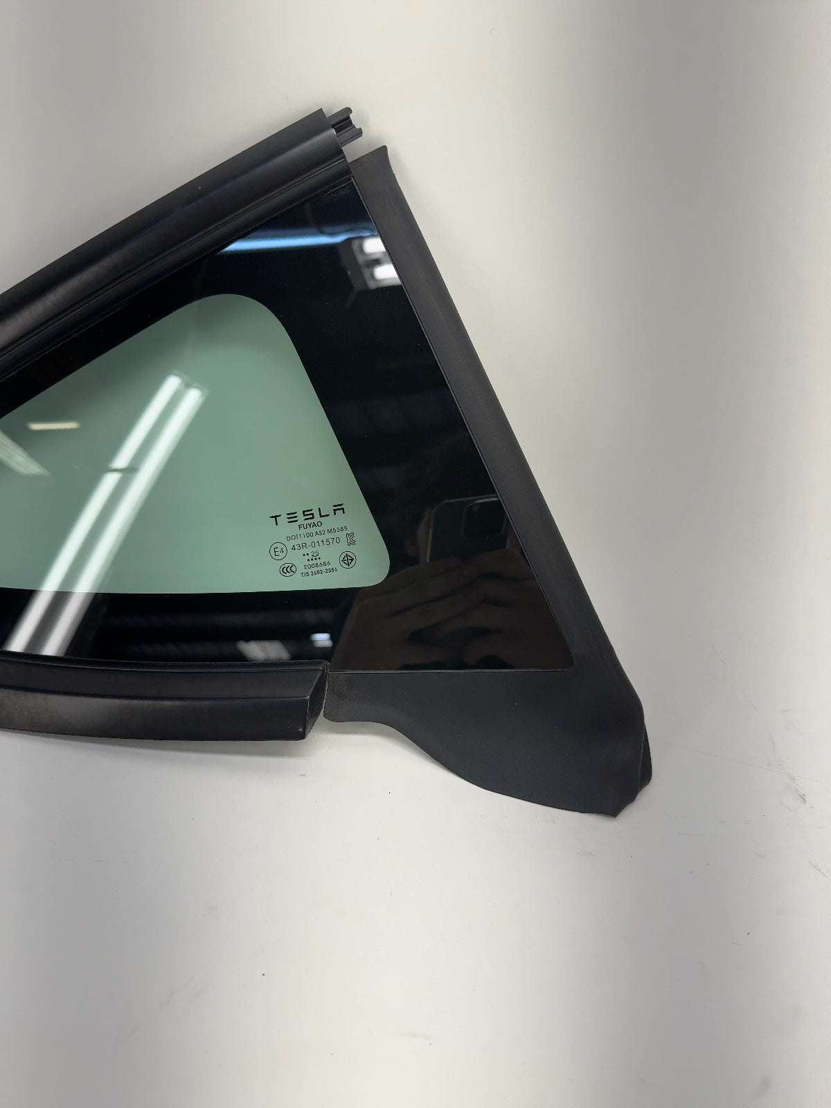 2025-2026 Tesla Model 3 Highland Right Quarter Glass 1915484-20-C