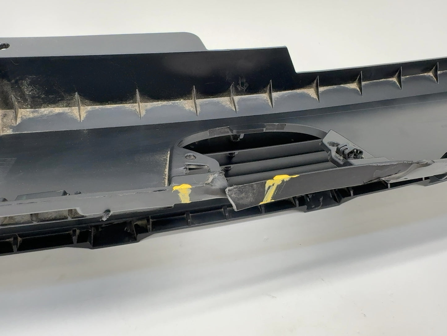 2026 Tesla Model Y Juniper Front Lower Grille Note 1983889-00-D