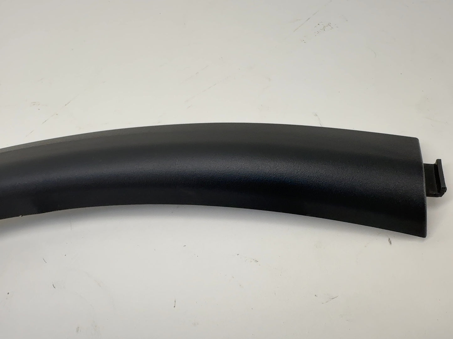 2026 Tesla Model Y Juniper Front Fender Garnish Left 1937597-00-C