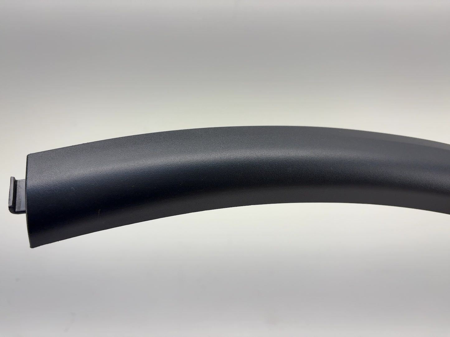 2026 Tesla Model Y Juniper Front Fender Garnish Right 1937599-00-C