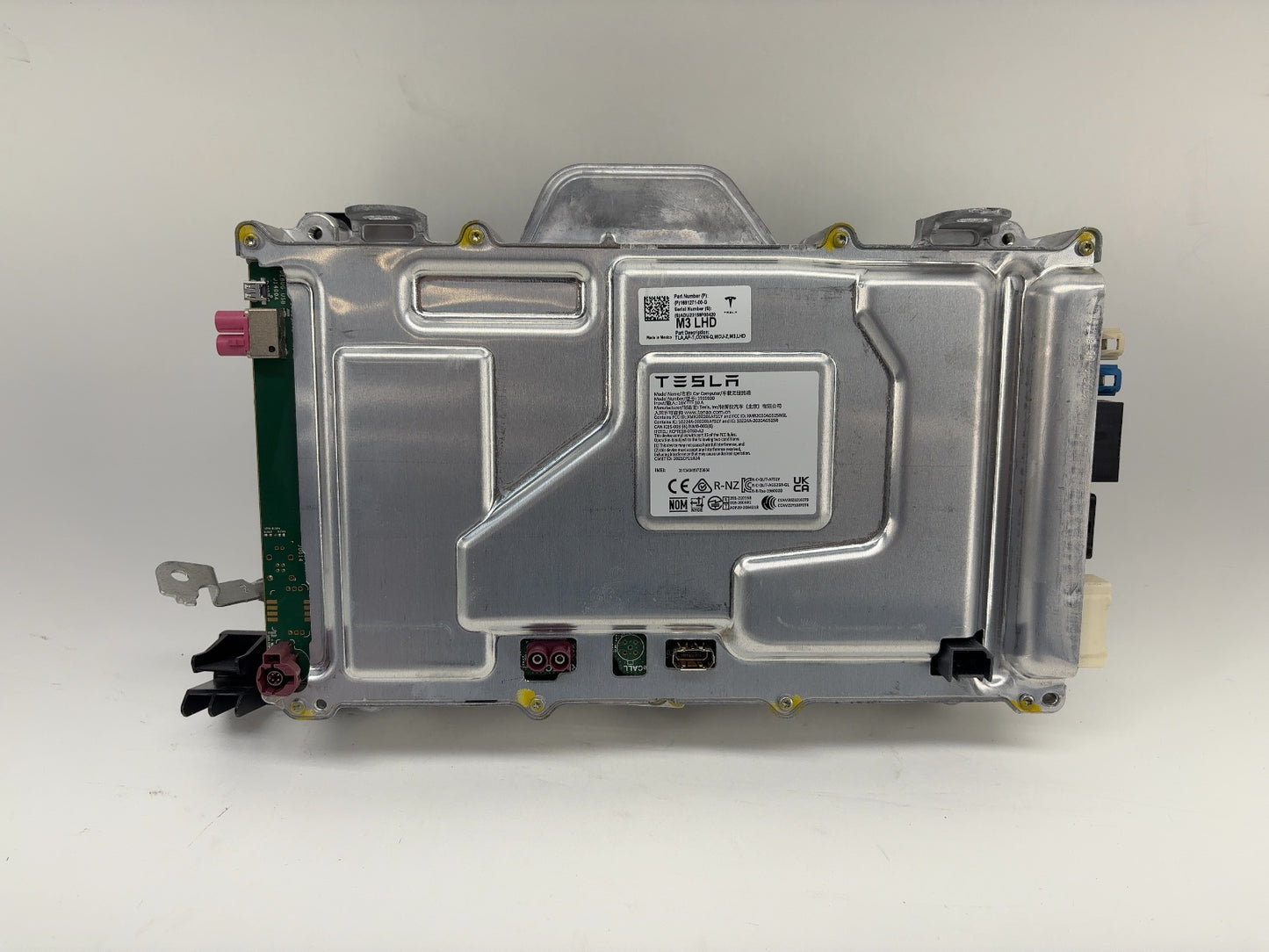 2022-2023 Tesla Model 3 Car Computer With Security Module 1681271-00-G