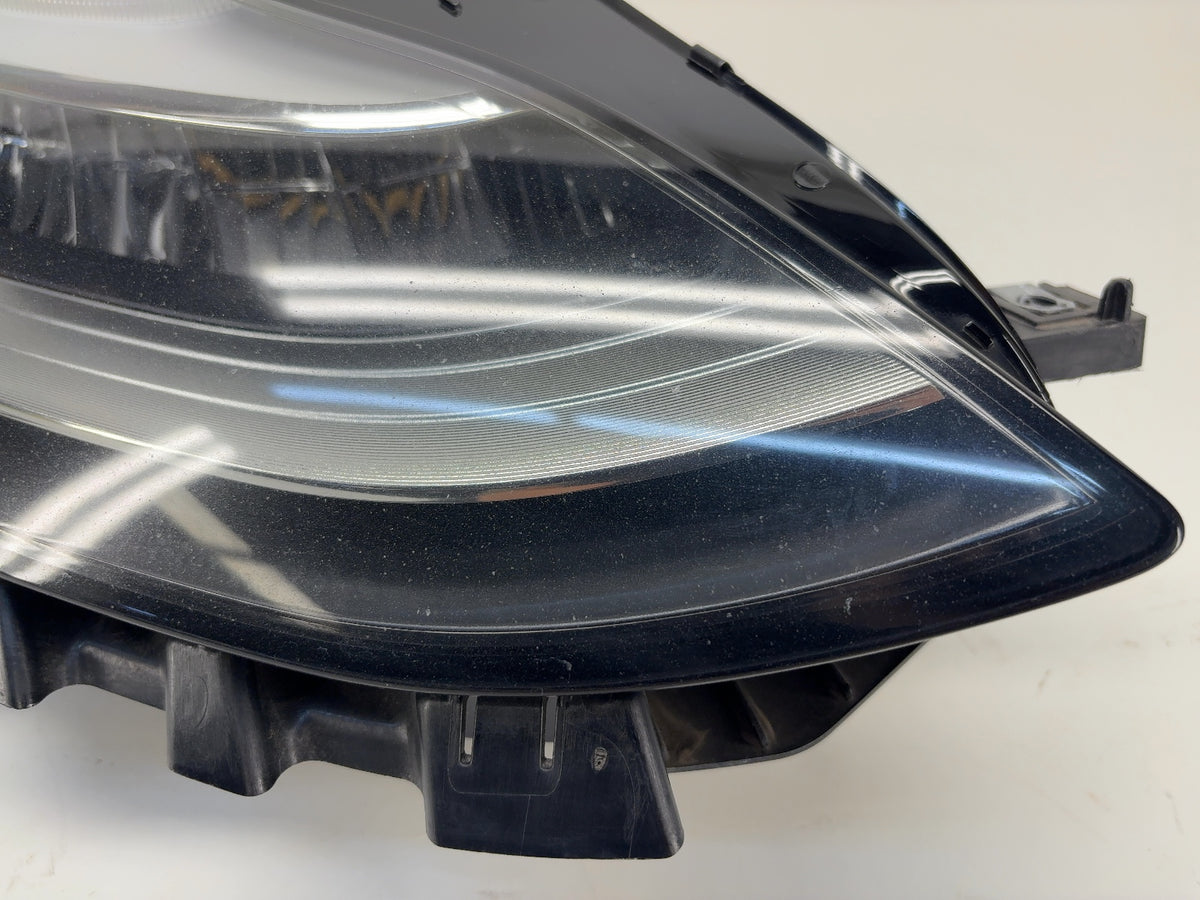 2018-2019 Tesla Model 3 Right Headlamp 1077372-10-I