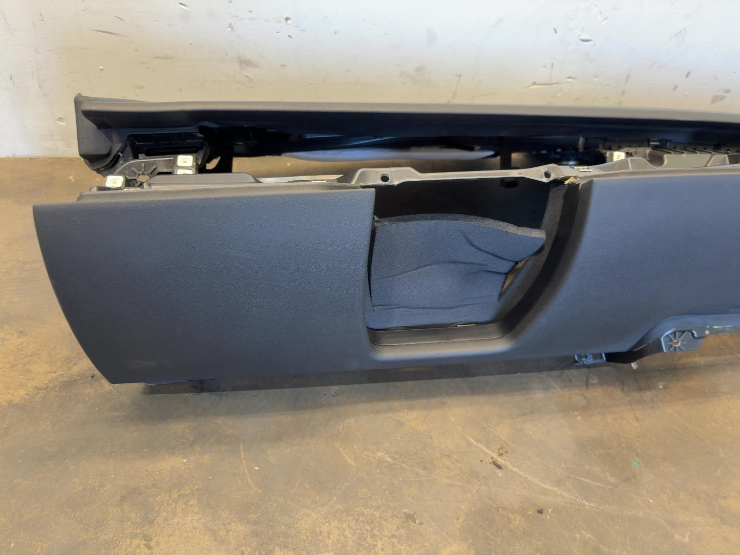 2020-2025 Tesla Model 3 Dash Panel With Airbag 1077823-00-G