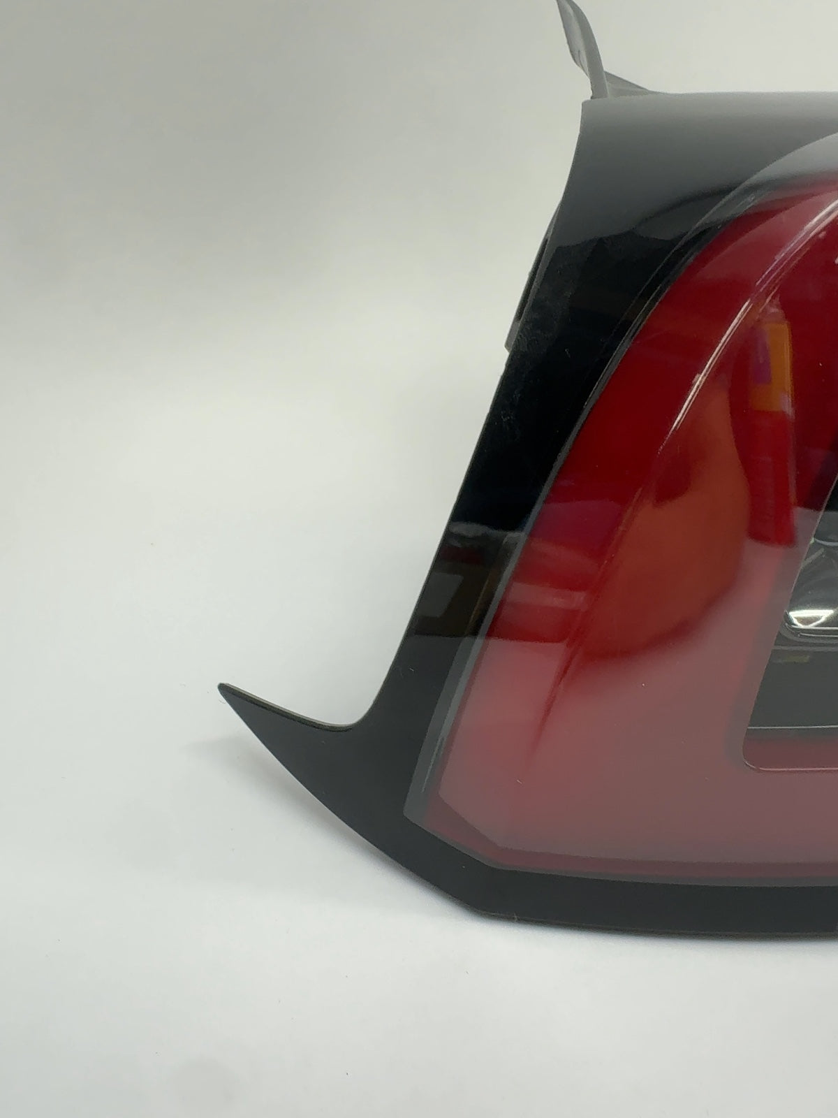 2021-2025 Tesla Model Y Left Tail Lamp Quarter Mounted Global 1502086-00-D