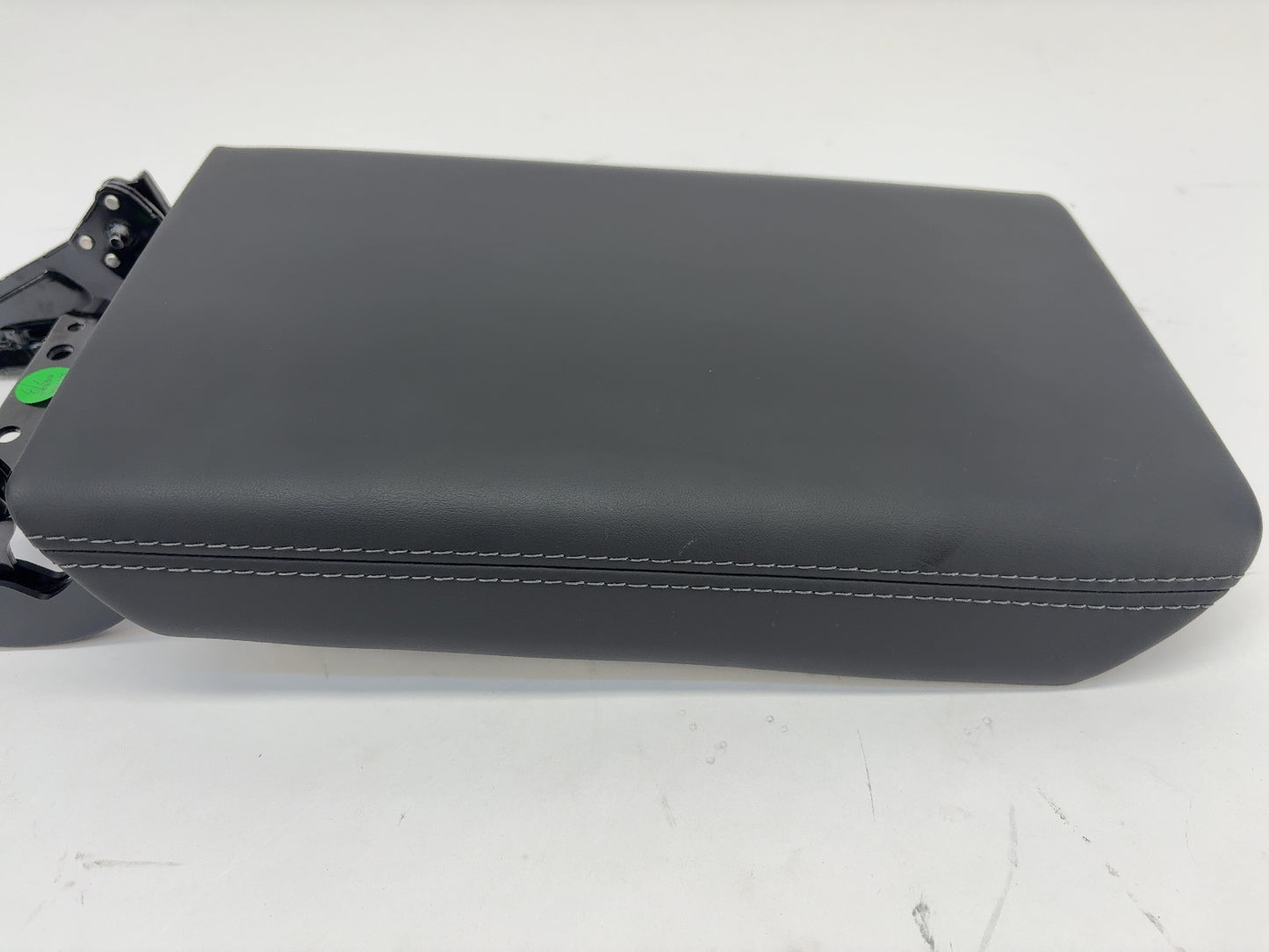 2026 Tesla Model Y Juniper Center Console Armrest 1987591-50-F