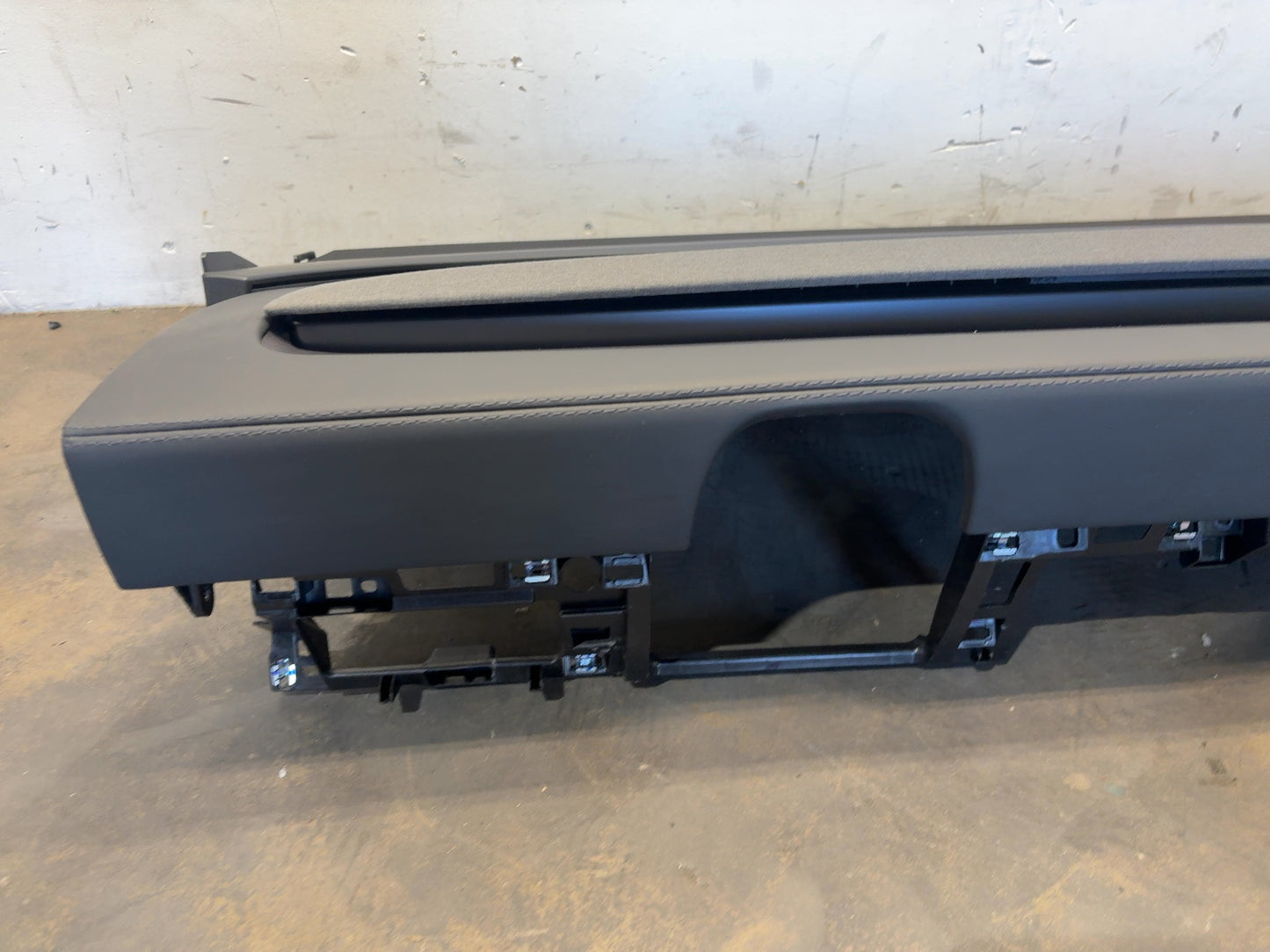 2026 Tesla Model Y Juniper Dash Panel With Airbag 2032385-59-E