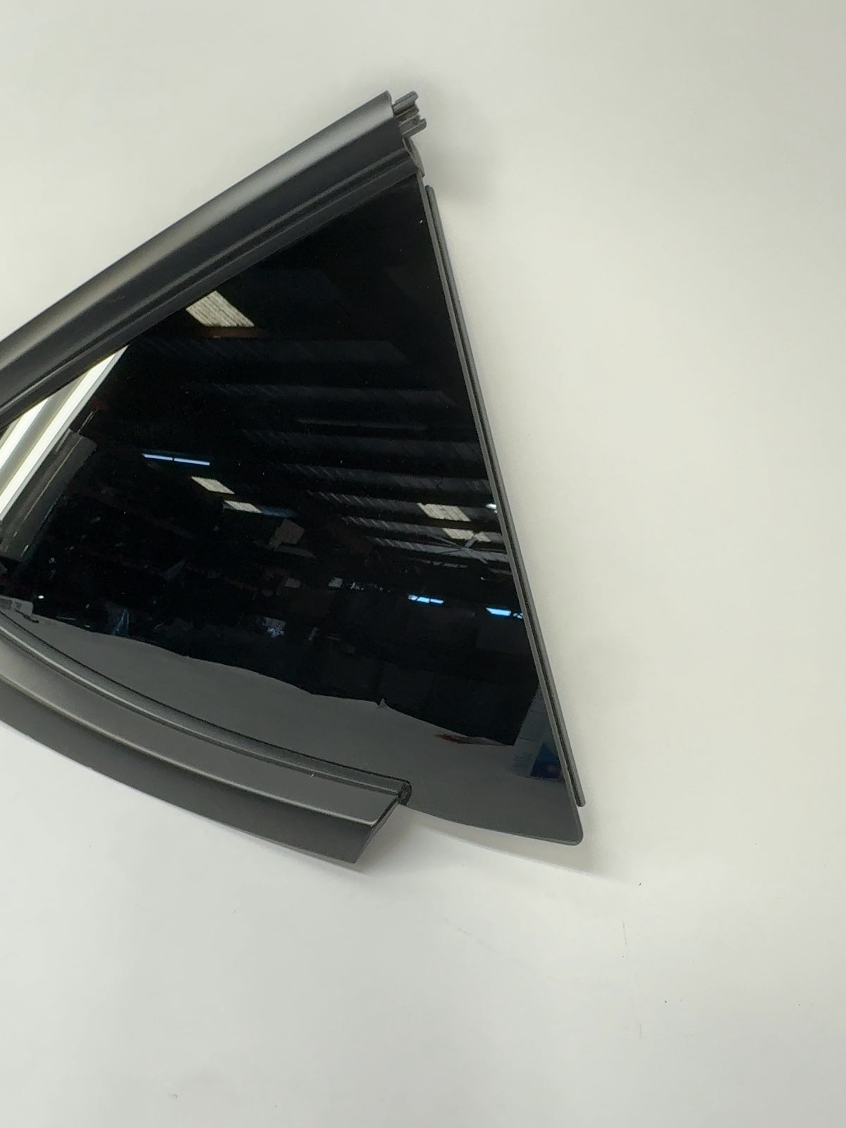 2023-2025 Tesla Model Y Right Quarter Glass 1495741-00-J