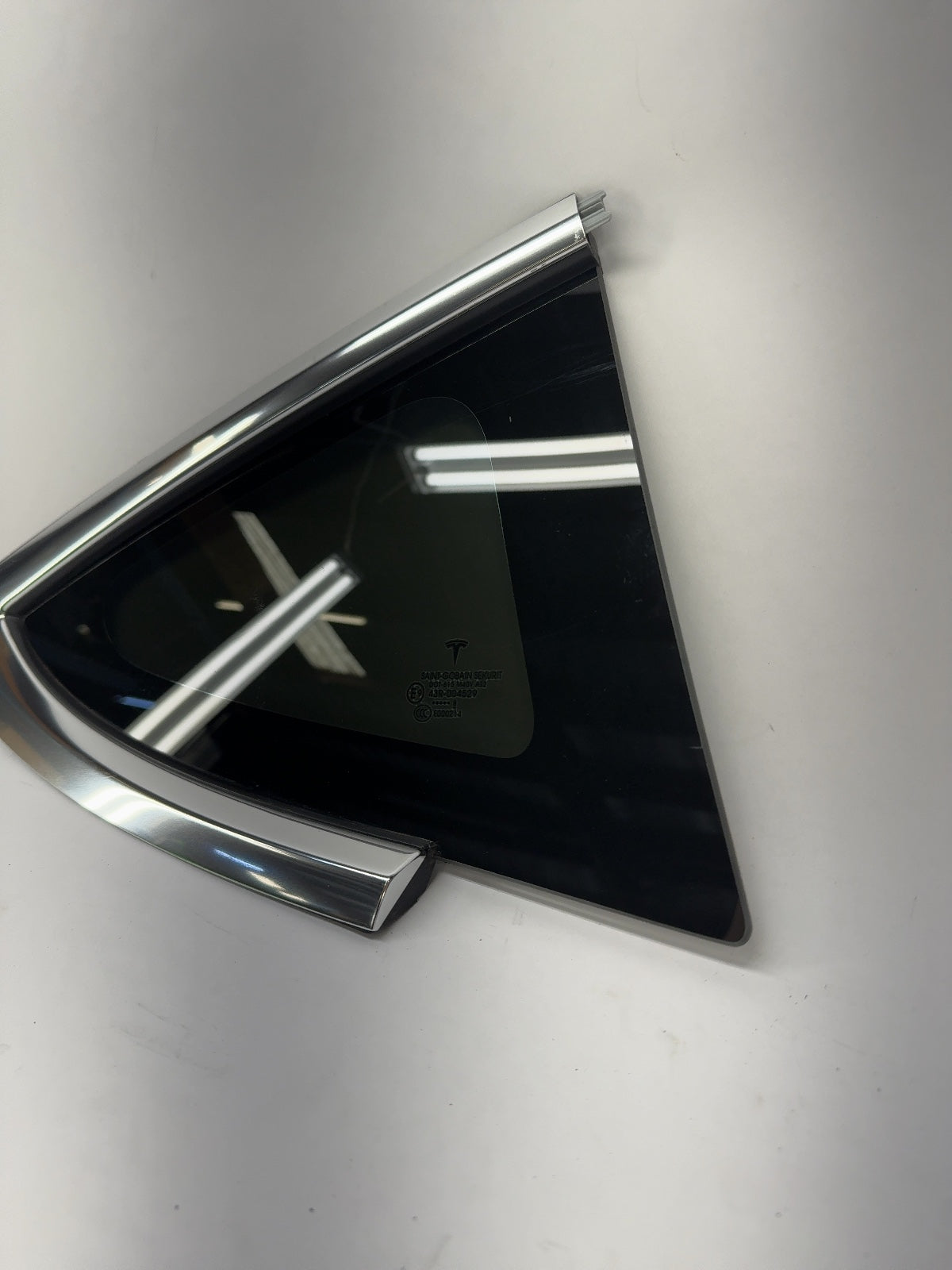 2018 Tesla Model 3 Rear Quarter Glass Right Chrome 1098758-00-F