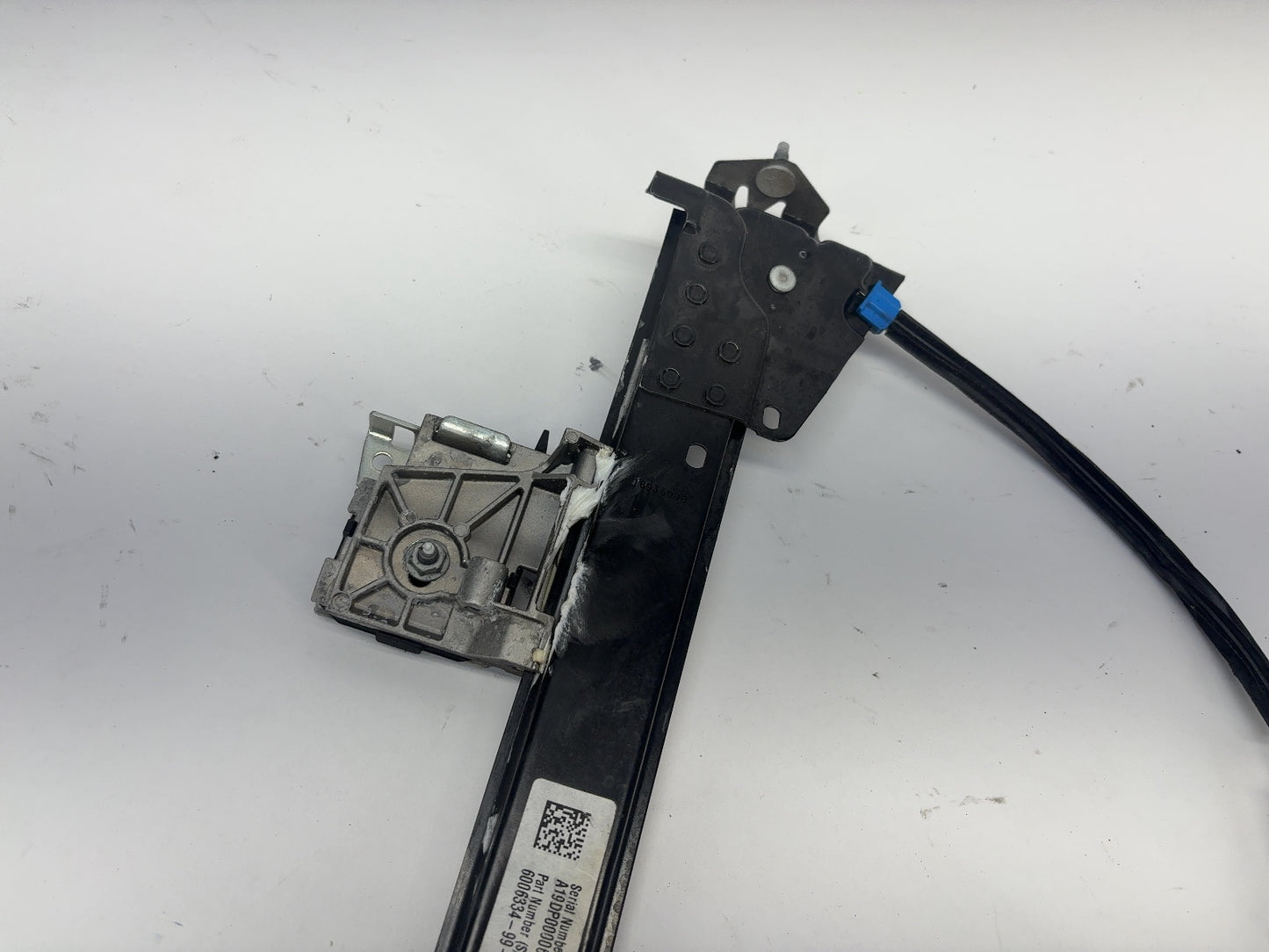 2019 Tesla Model S Regulator Rear Door Left 6006334-99-L