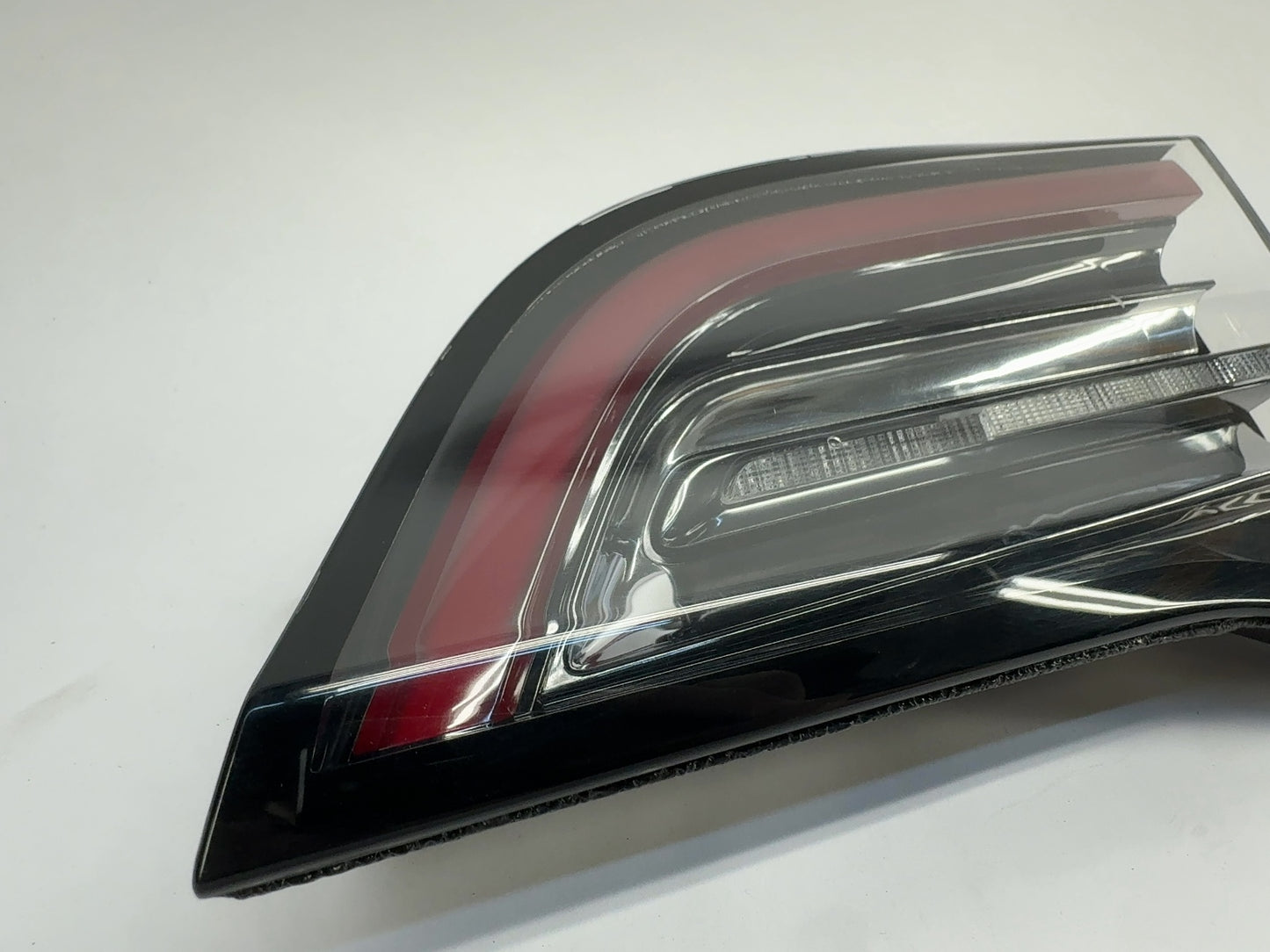 2018 Tesla Model 3 Tail Lamp Liftgate Trunk Right 1077402-00-D