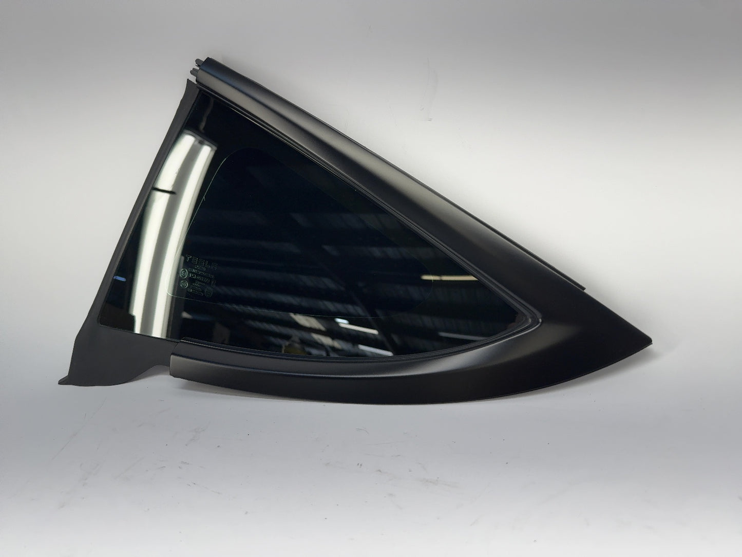 2024 Tesla Model 3 Highland Left Quarter Glass 1915483-01-C