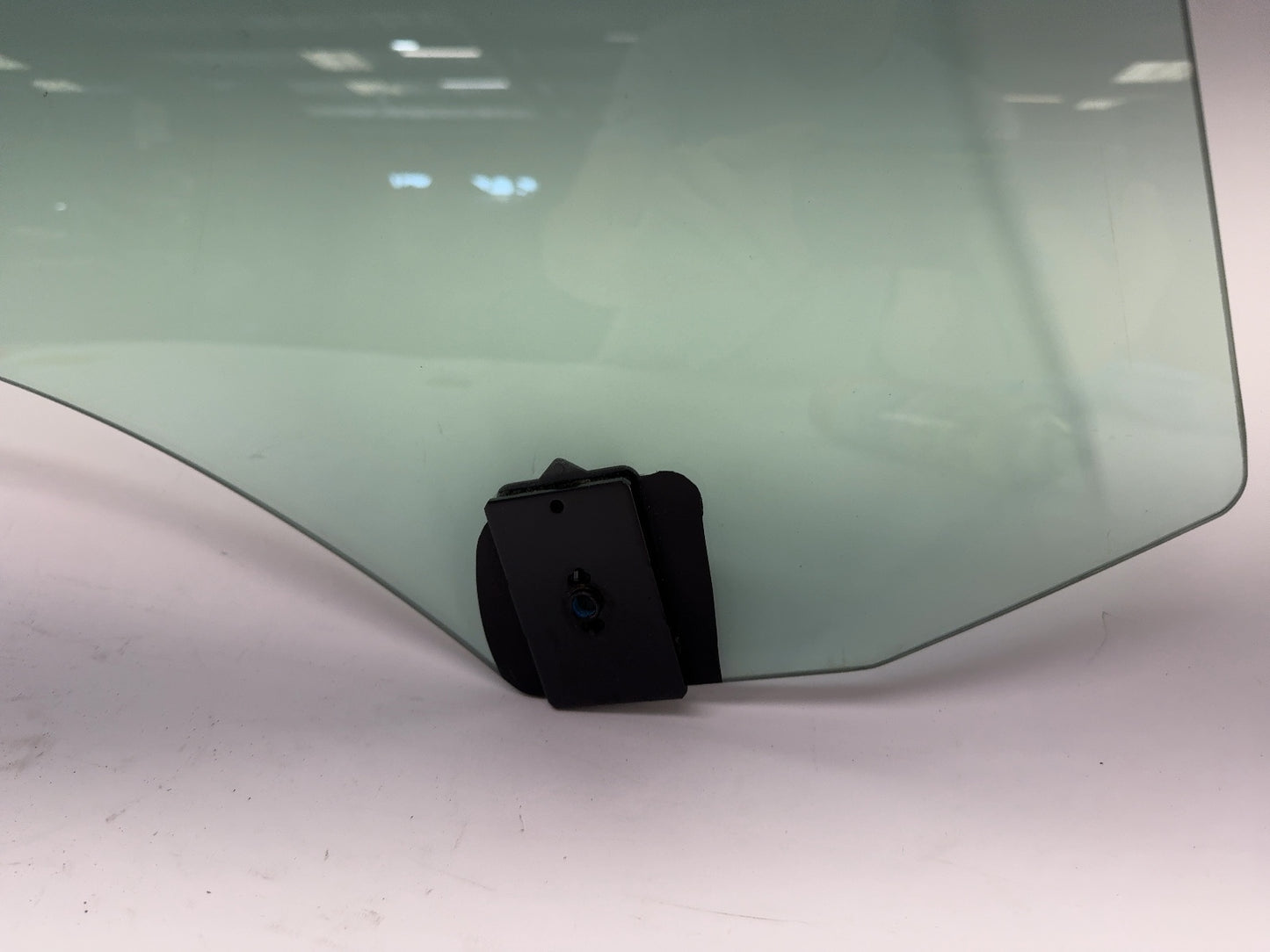 2021-2023 Tesla Model 3 Front Right Door Glass Laminated Note 1568569-00-C