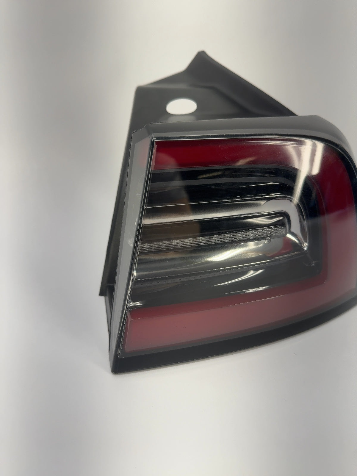 2021-2023 Tesla Model 3 Tail Lamp Rear Bodyside Right 1077398-00-H