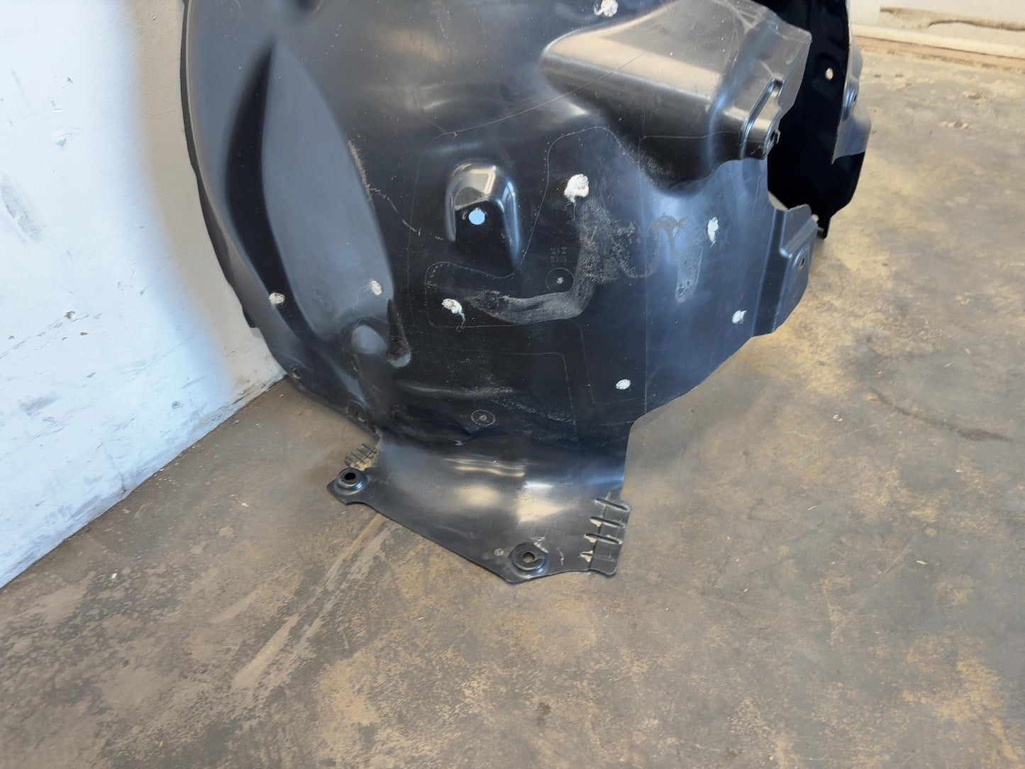 2026 Tesla Model Y Juniper Front Left Wheel Liner Note 1937545-00-A