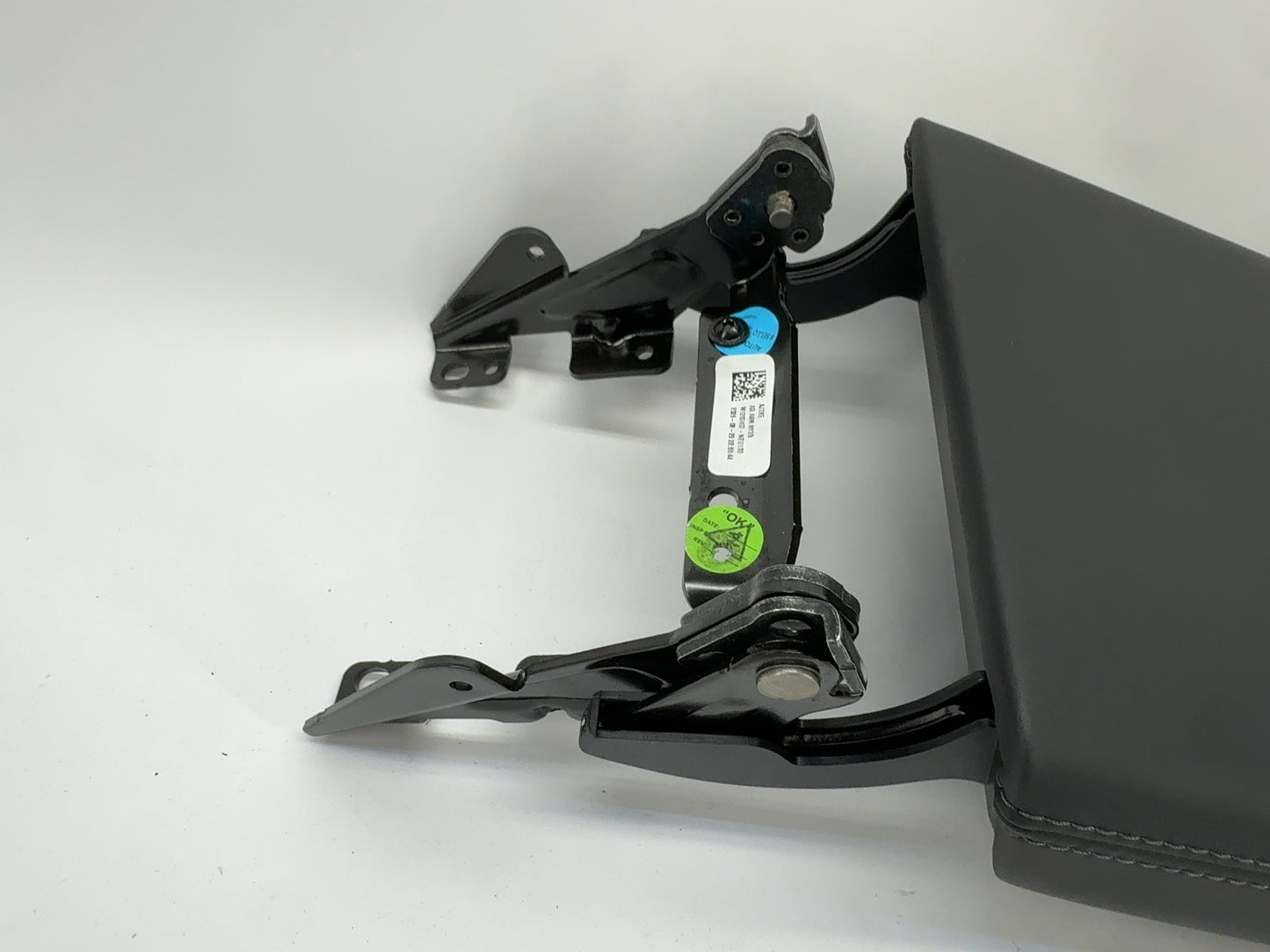 2025-2026 Tesla Model 3 Highland Center Console Armrest 1714422-24-G
