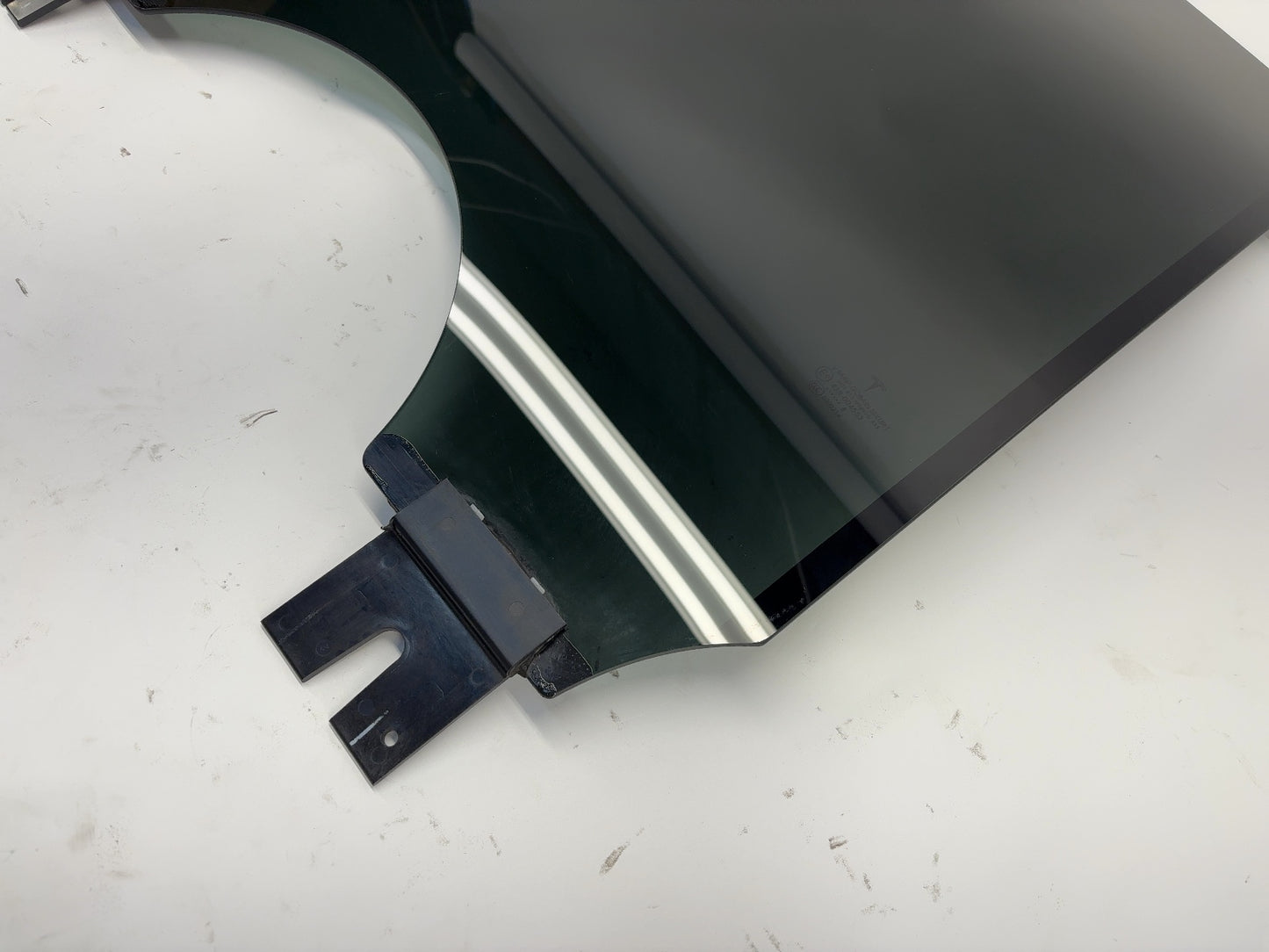 2017 Tesla Model X Rear Right Door Glass 1052716-00-D