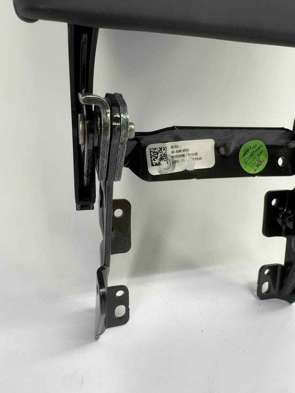 2025-2026 Tesla Model 3 Highland Center Console Armrest 1714422-24-G