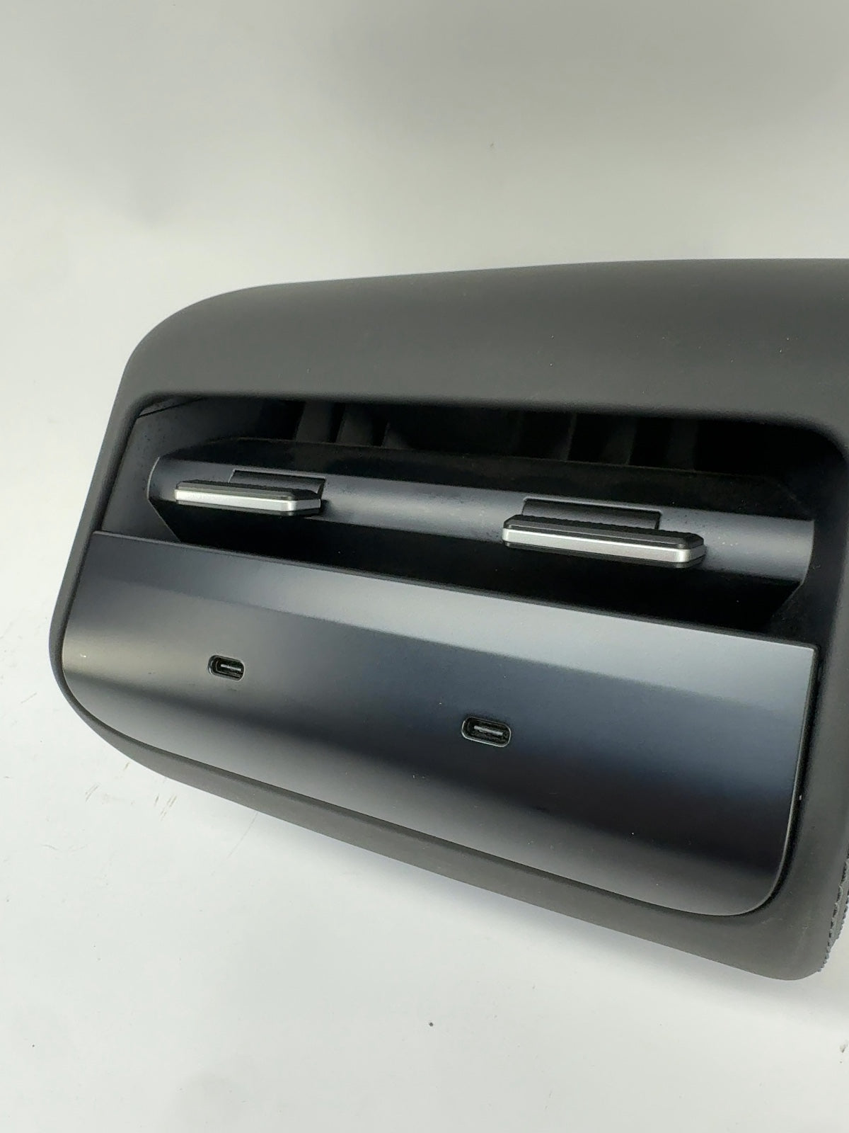 2025 Tesla Model 3 Highland Rear Console 2.0 Usb C Hub With Vent 1963882-10-A