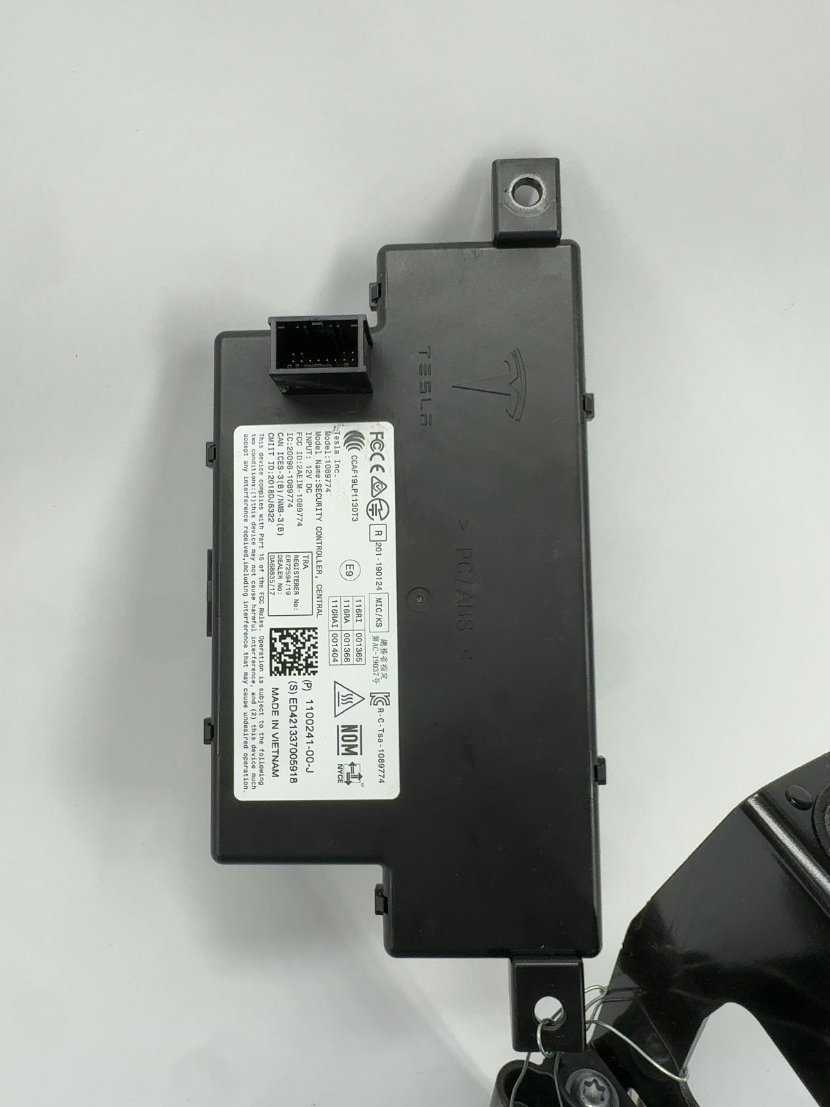 2022 Tesla Model 3 Car Computer With Security Module 1681271-00-D
