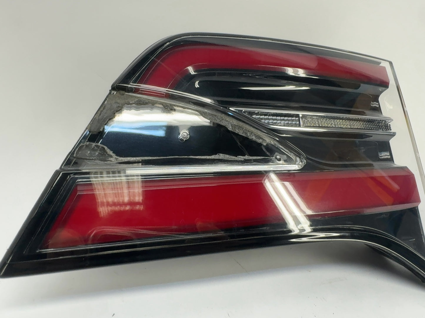 2018 Tesla Model X Tail Lamp Liftgate Right 1034337-00-B