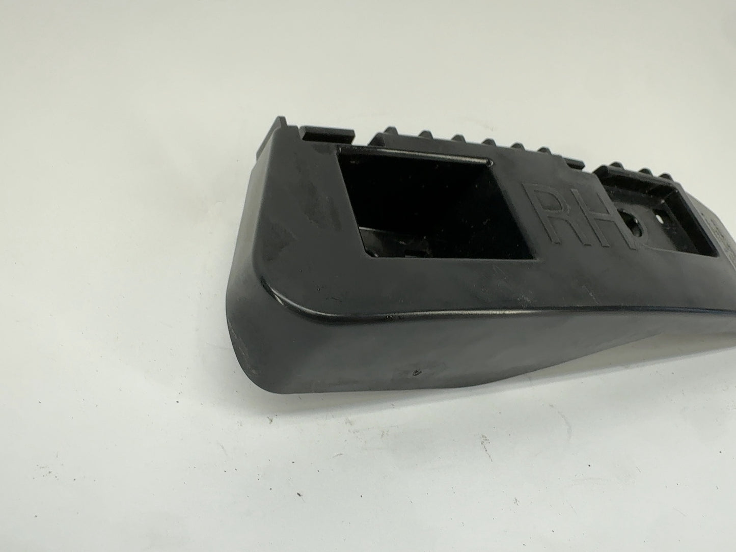 2018 Tesla Model 3 Bracket Tail Lamp Right 1083993-00-D
