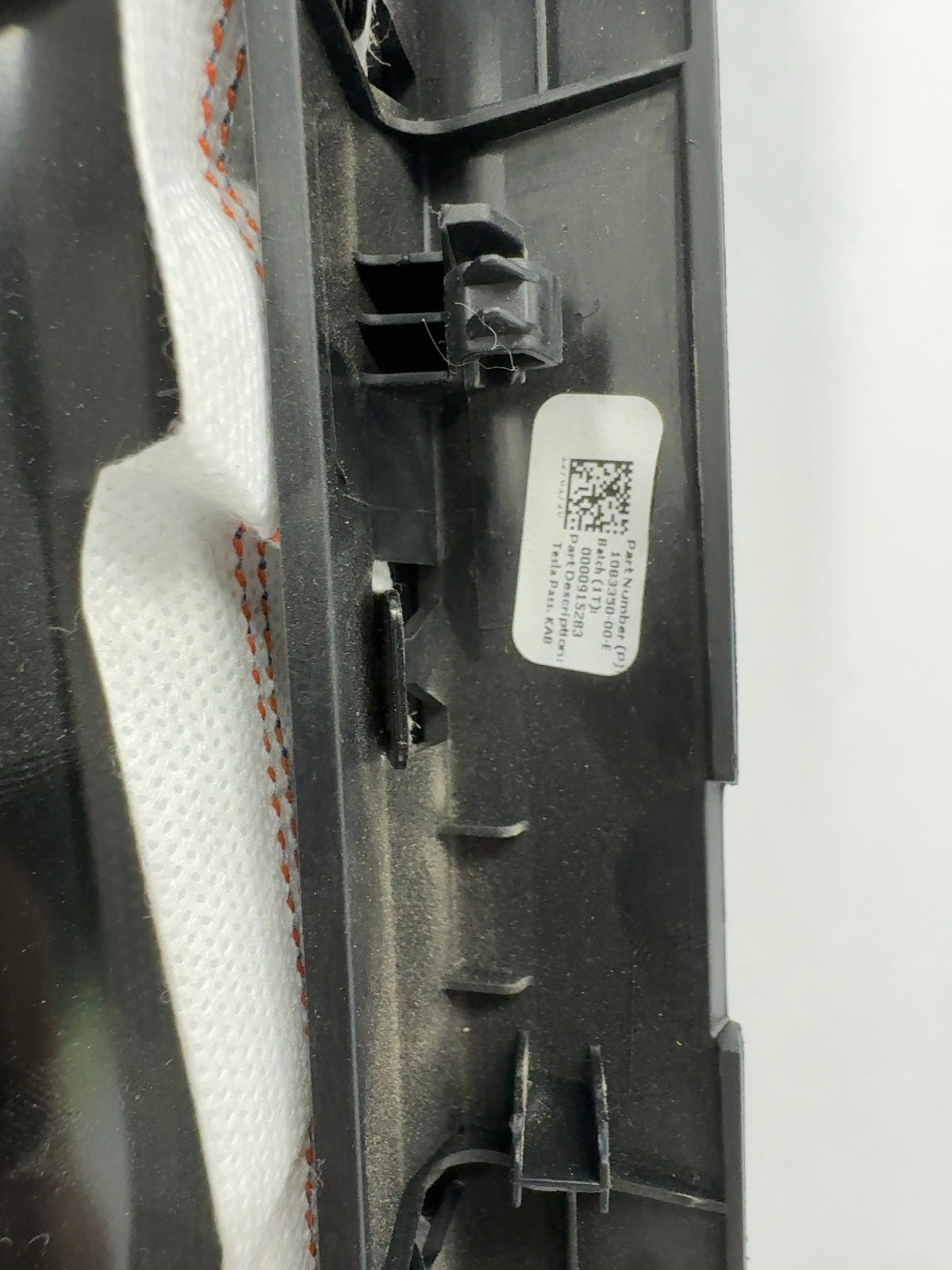 2021 Tesla Model 3 Front Right Passenger Knee Airbag 1083350-00-E