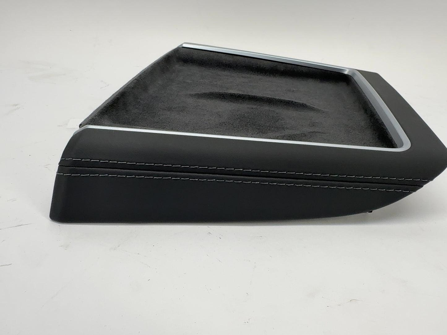 2024-2026 Tesla Model Y Juniper Wireless Charging Module & Pad 1761810-00-D