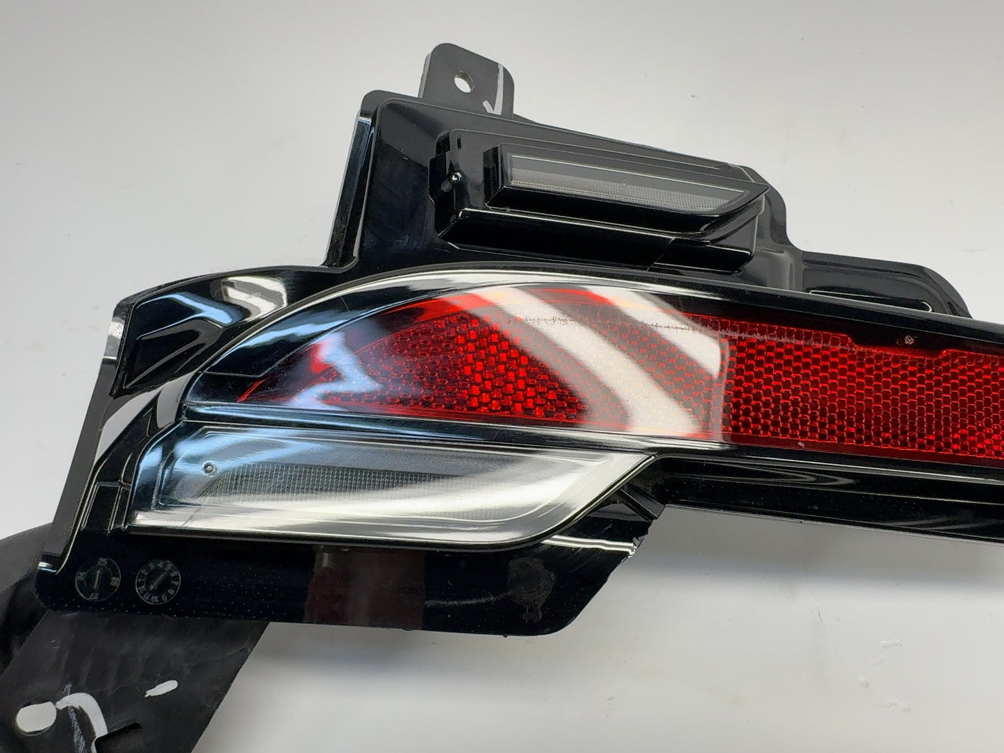 2025-2026 Tesla Model Y Juniper Rear Left Bumper Light 1979444-10-D