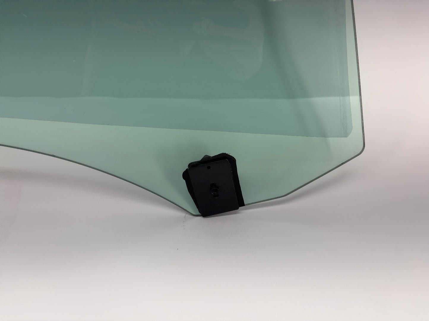 2021 Tesla Model 3 Front Right Door Glass Laminated Note 1568569-00-B