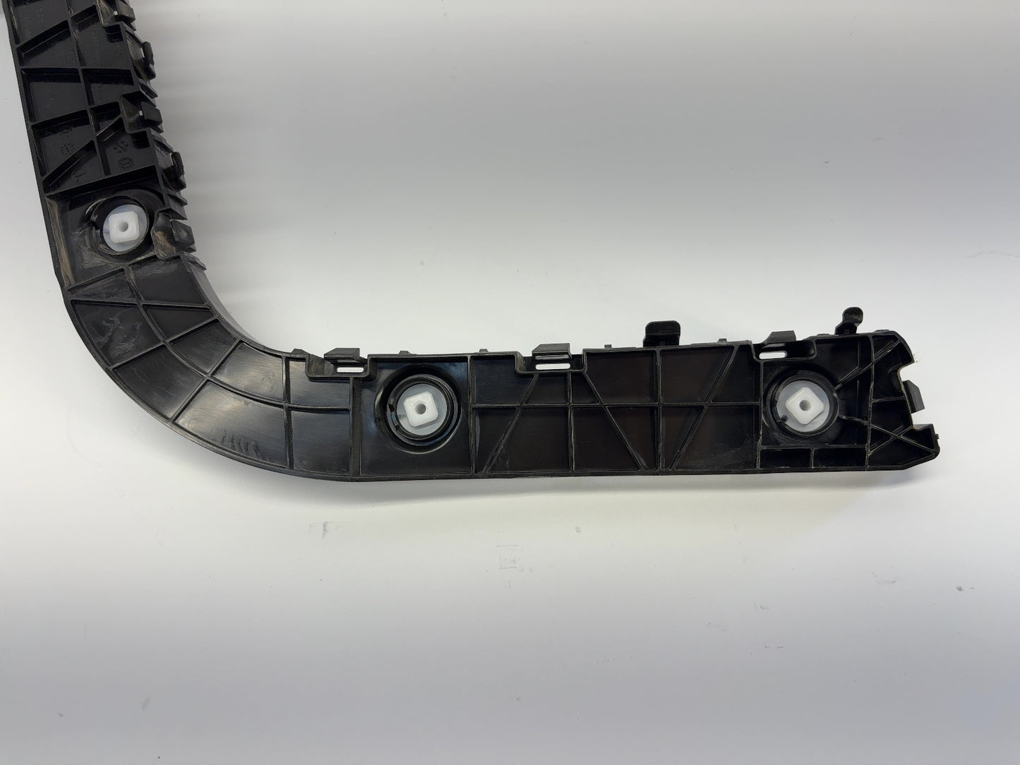 2026 Tesla Model Y Juniper Rear Bumper Bracket Left 2186189-00-A