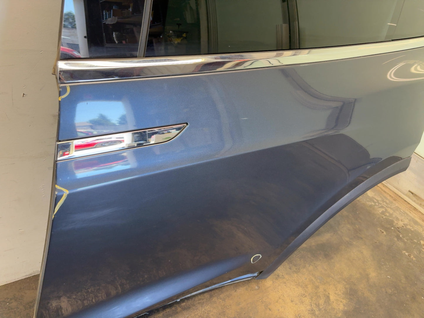 2016-2018 Tesla Model X Falcon Door Lower Left 1069537-E0-A