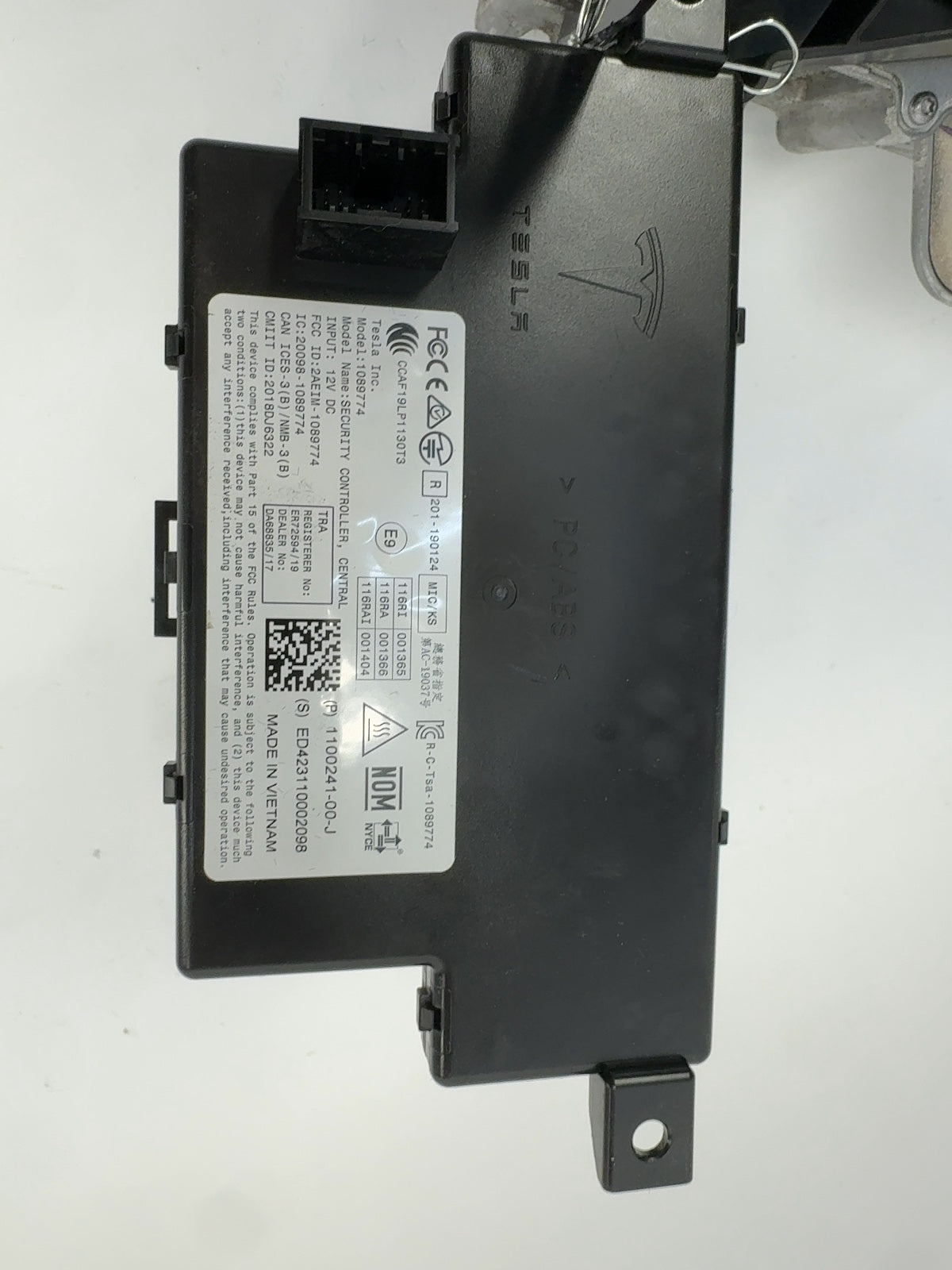 2023 Tesla Model 3 Car Computer With Security Module 1681271-00-K