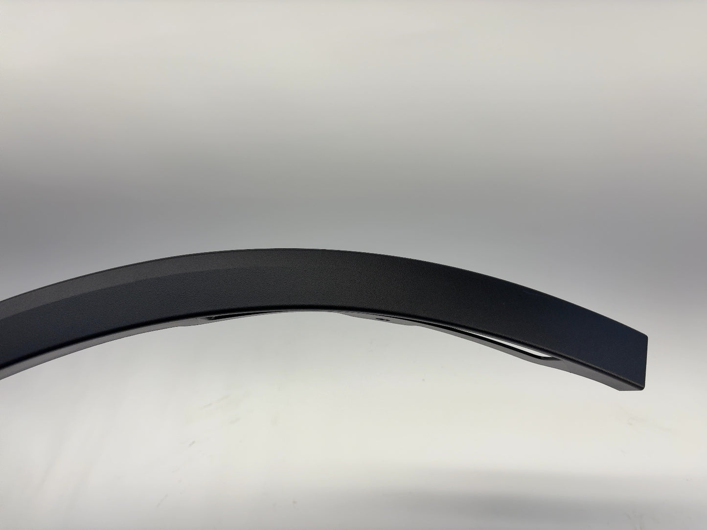 2026-2027 Tesla Model Y Juniper Front Right Fender Garnish 1937599-00-D