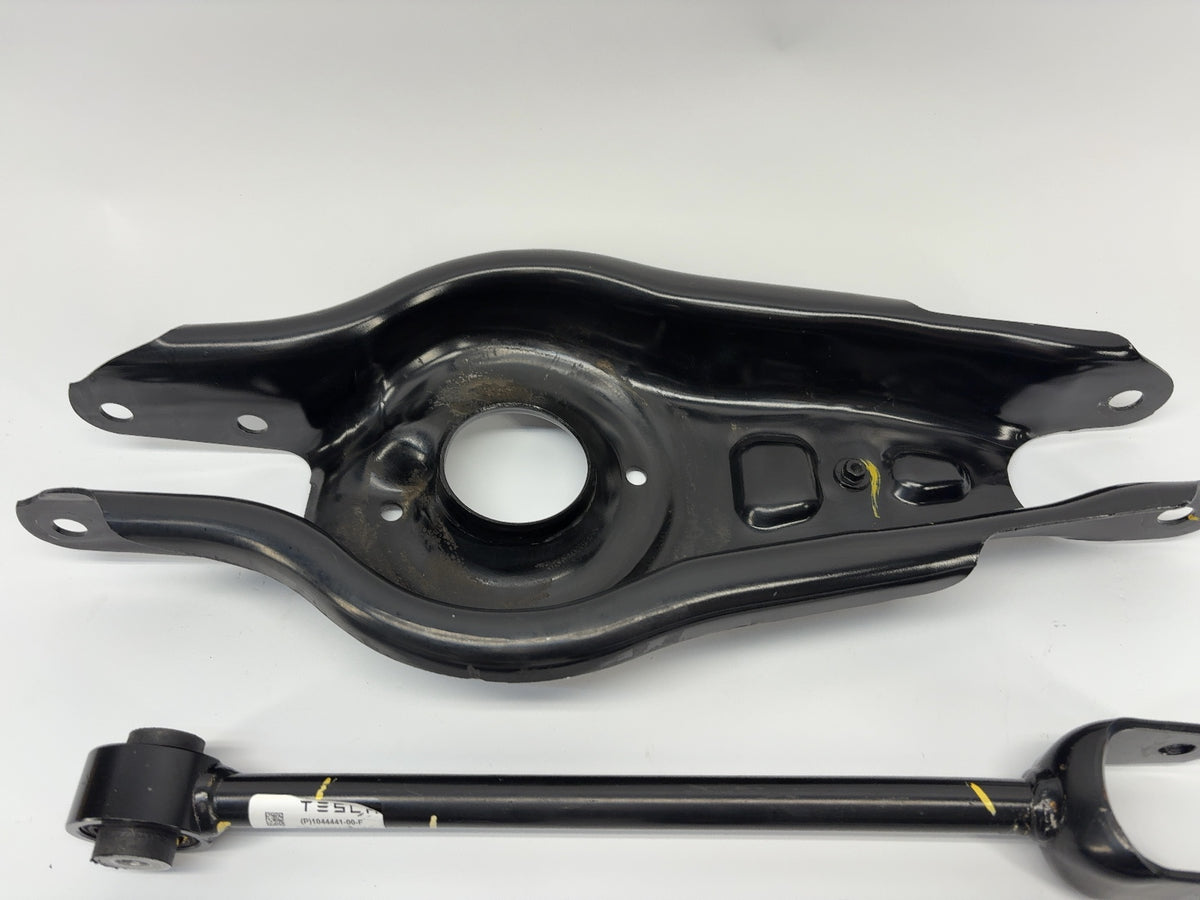 2025 Tesla Model Y Rear Control Arm Set 1288427-99-A