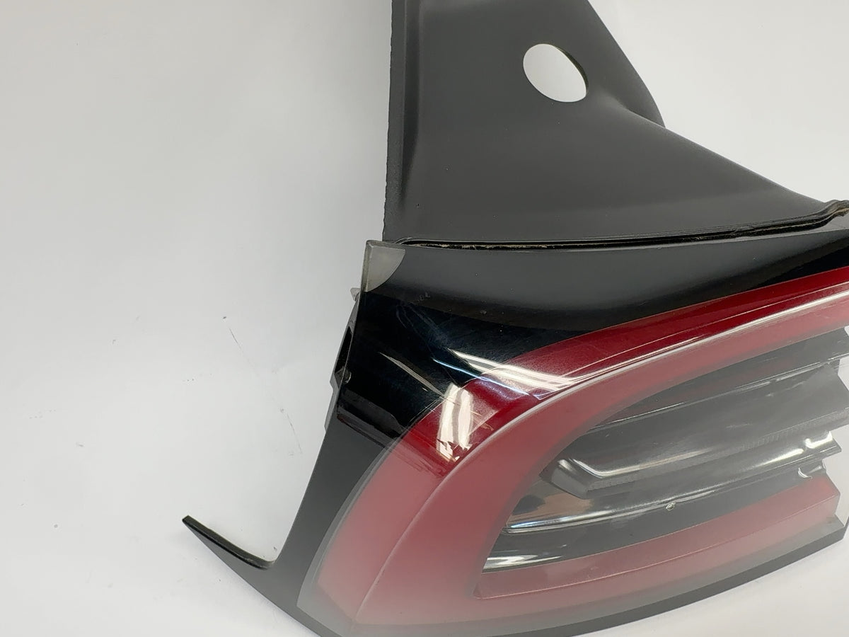 2021-2025 Tesla Model 3 Left Tail Lamp Quarter Mounted Global 1502086-00-D
