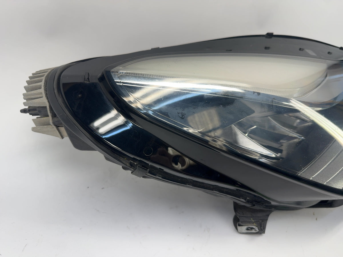 2018-2019 Tesla Model 3 Right Headlamp 1077372-10-I