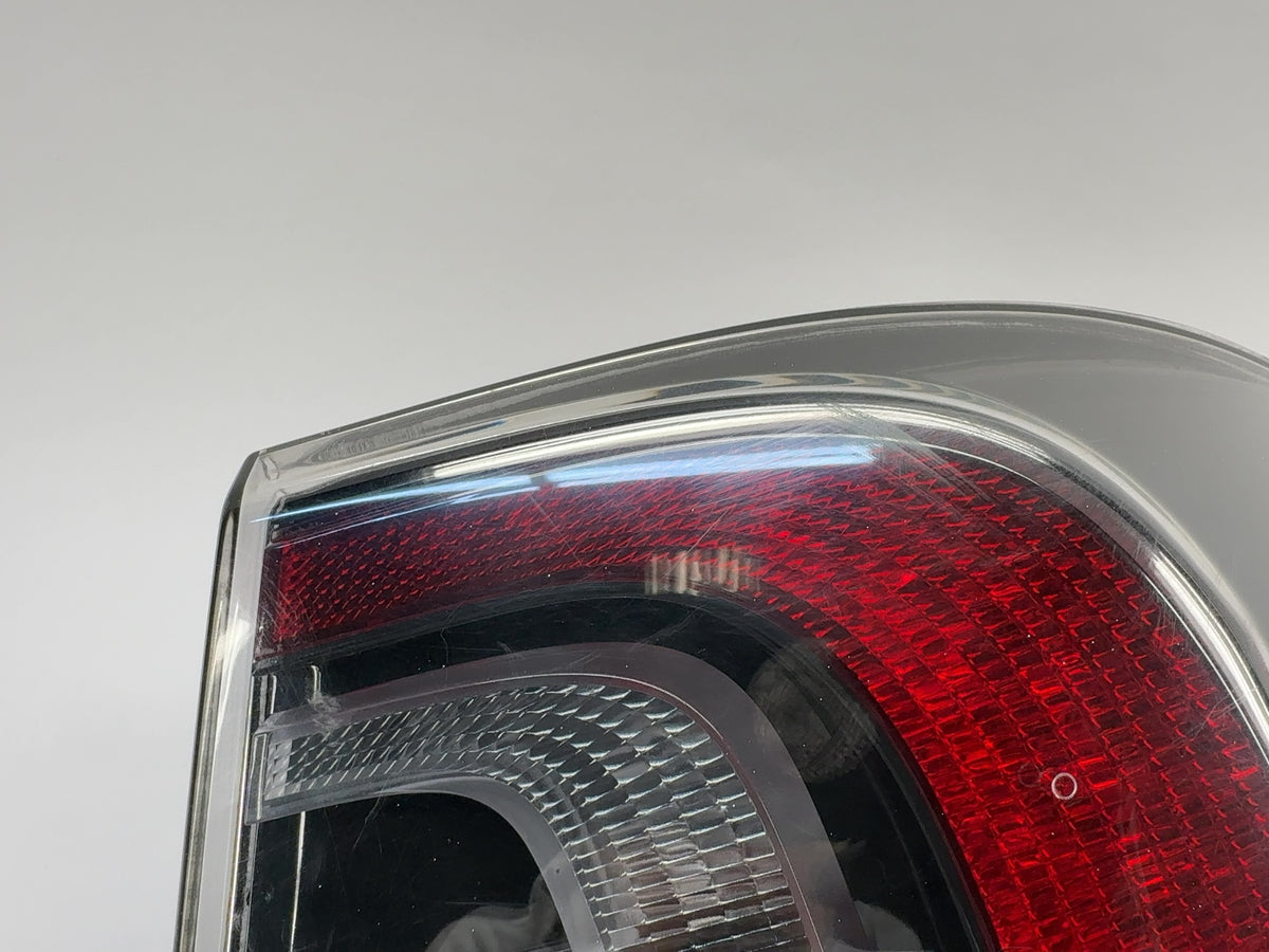 2015 Tesla Model S Right Tail Lamp 6005919-00-D