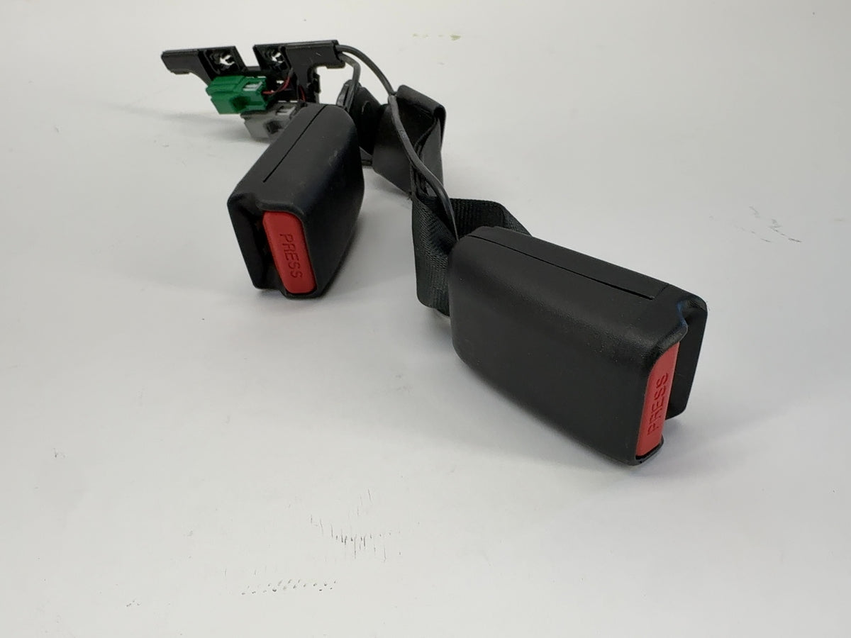 2018 Tesla Model 3 Second Row Seat Belt Buckle Center 1085942-01-E