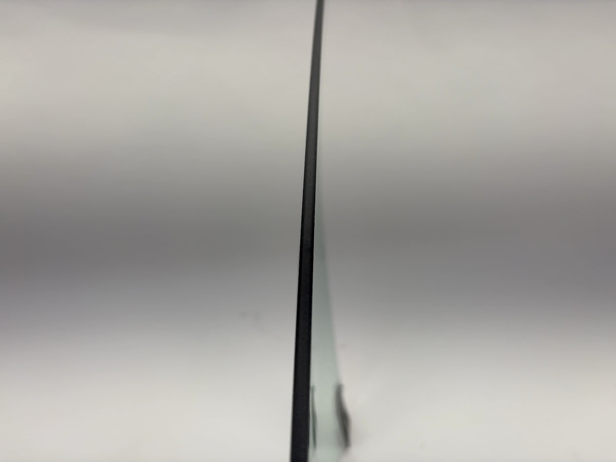 2018 Tesla Model 3 Front Right Door Glass 1077901-00-A