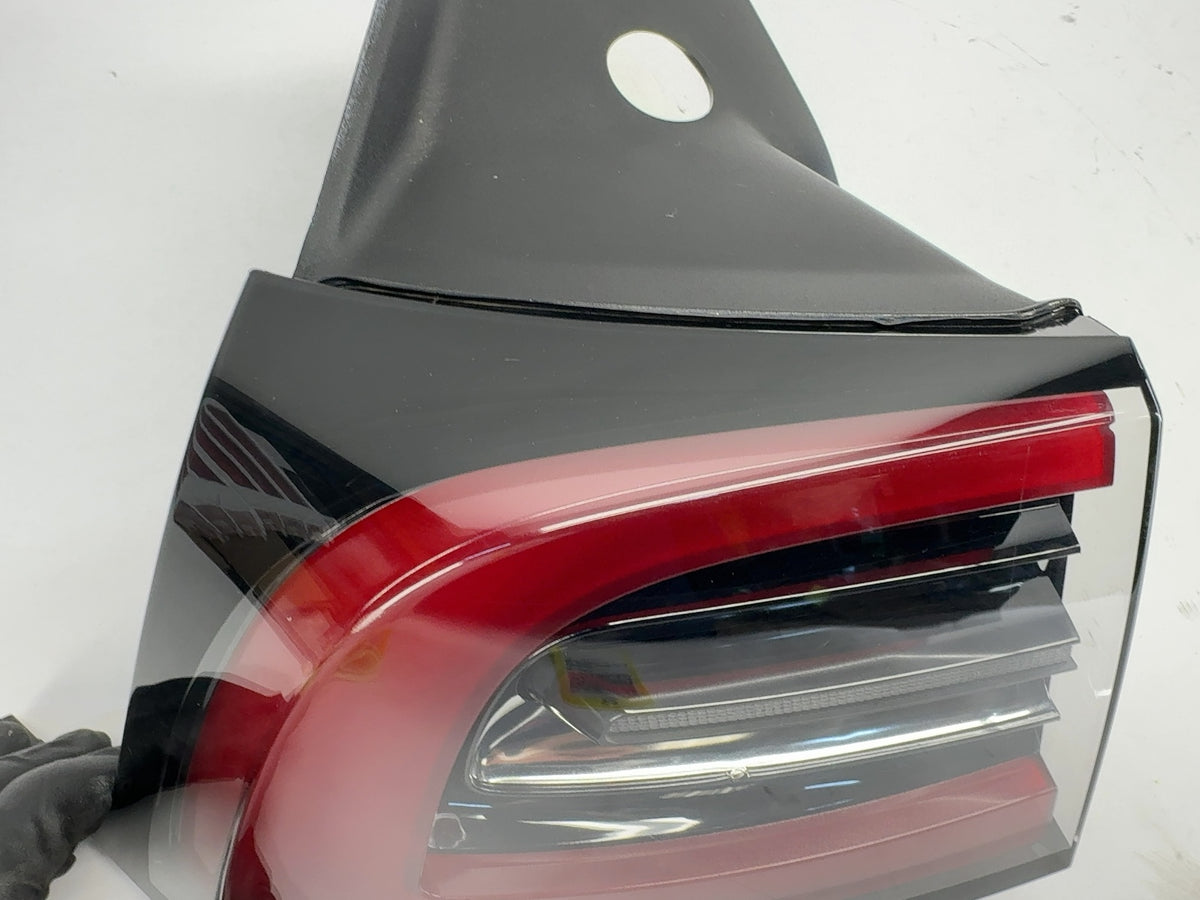2021-2025 Tesla Model 3 Left Tail Lamp Quarter Mounted Global 1502086-00-D