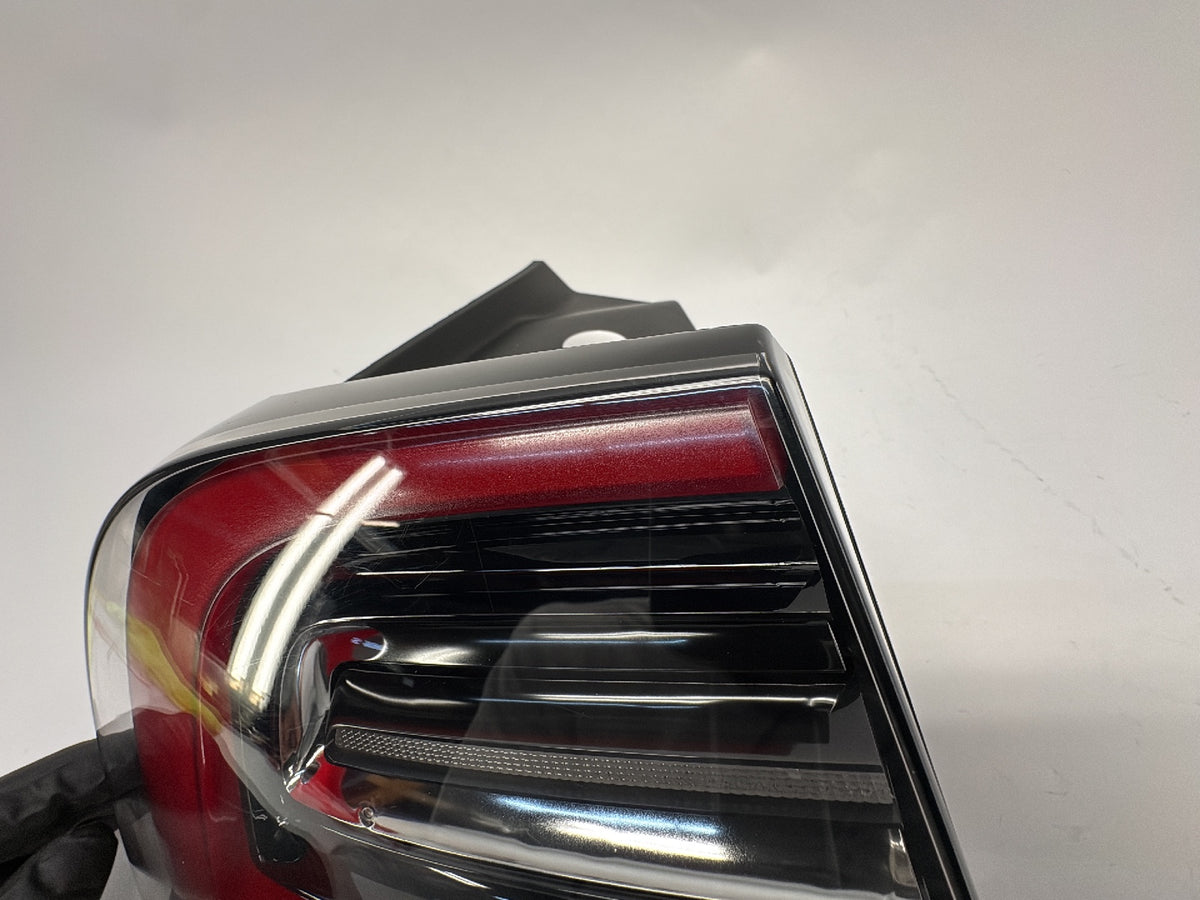 2021-2025 Tesla Model Y Tail Lamp Rear Bodyside Global Left 1502086-00-D