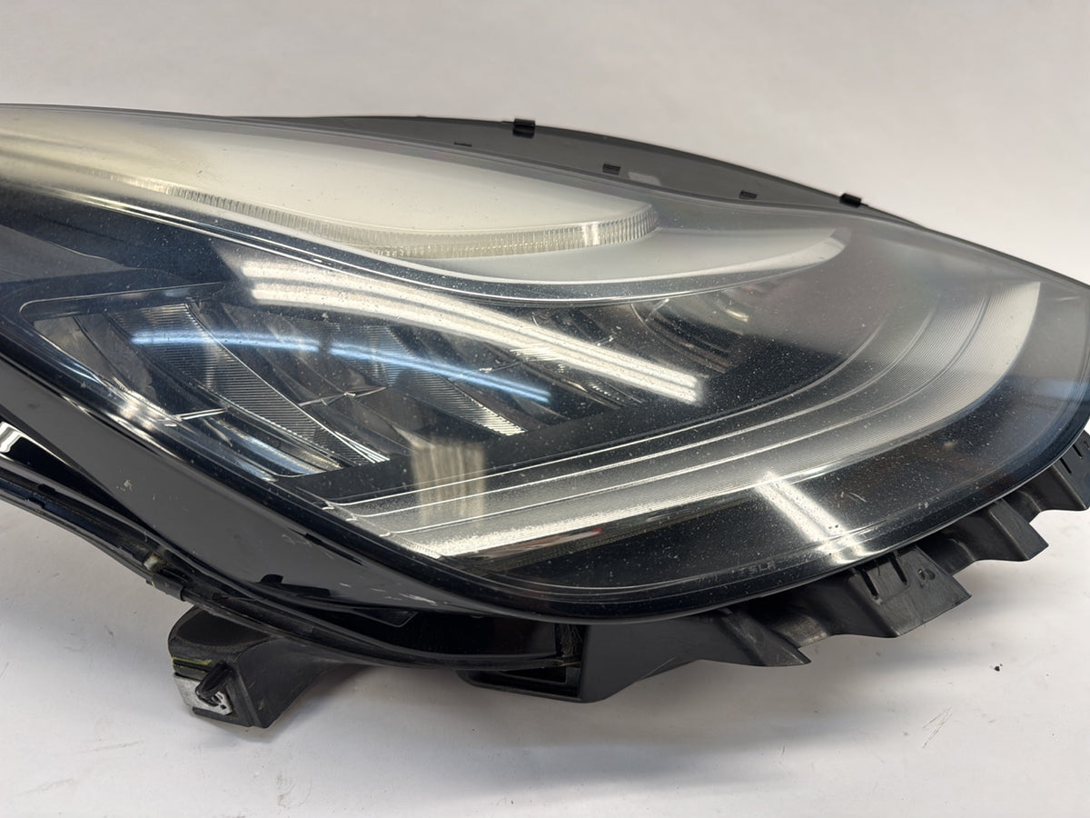 2018 Tesla Model 3 Right Headlamp 1077372-00-I
