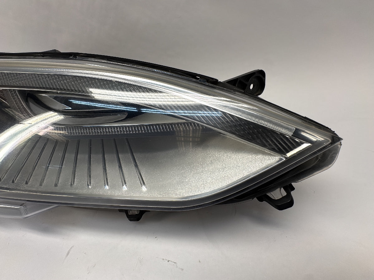 2013 Tesla Model S Right Headlamp 6005907-00-C